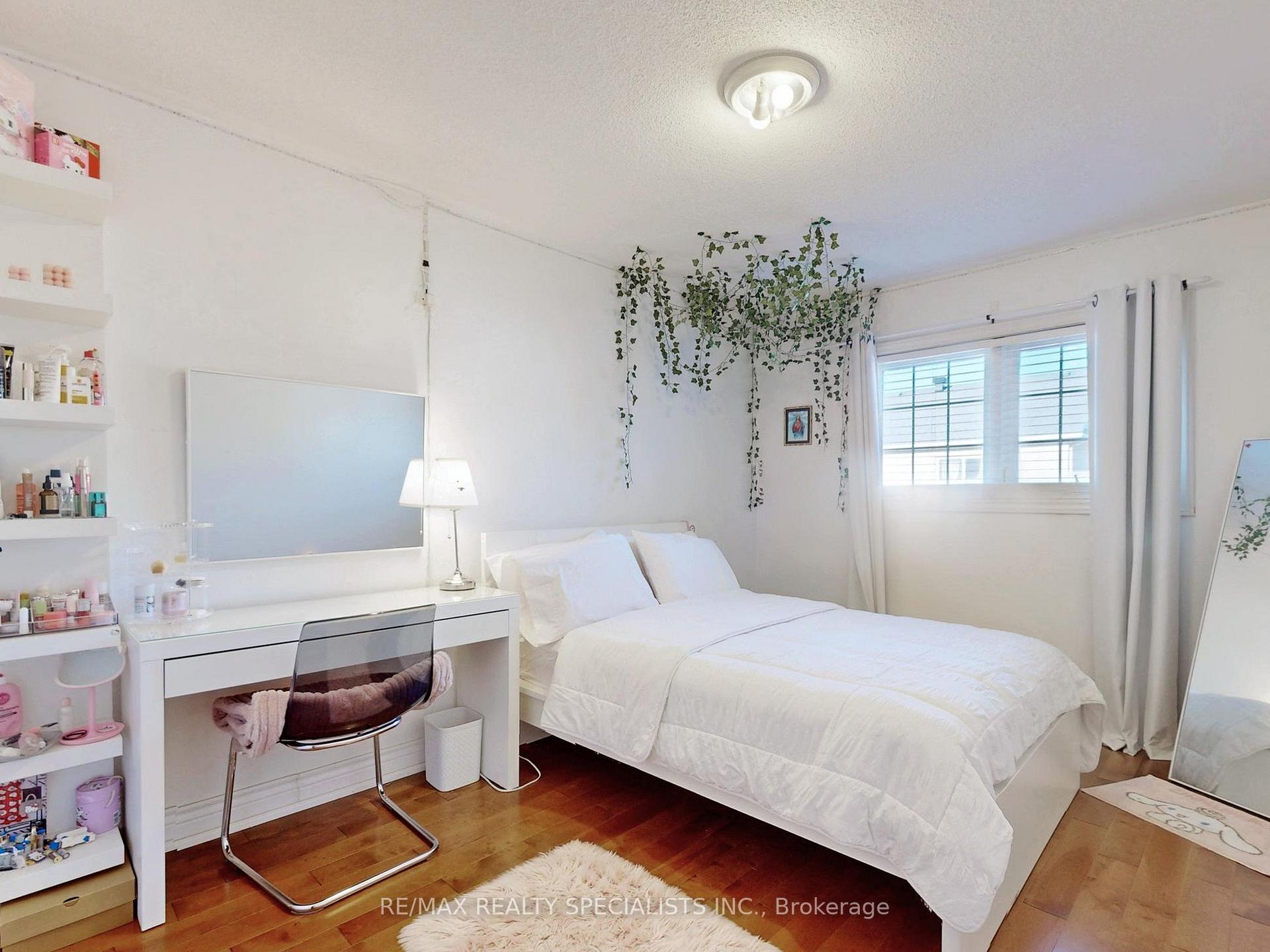 Photo 18 of 13 Gallview Lane, Brampton, Bram East — HOMEH