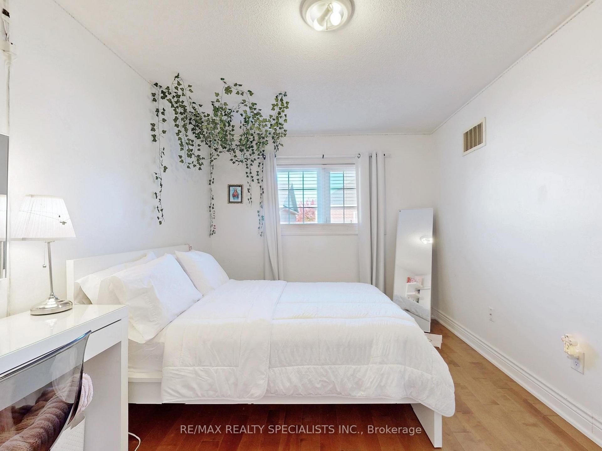 Photo 19 of 13 Gallview Lane, Brampton, Bram East — HOMEH