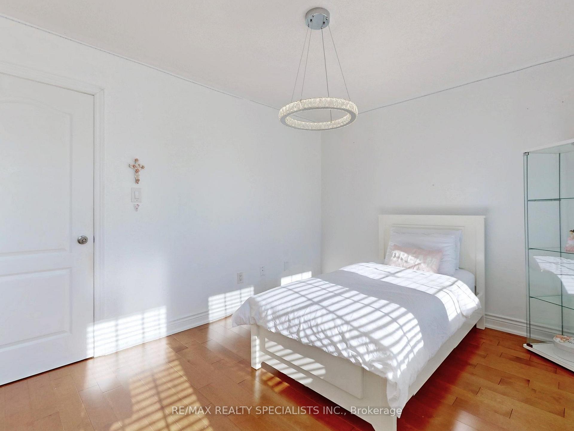 Photo 24 of 13 Gallview Lane, Brampton, Bram East — HOMEH