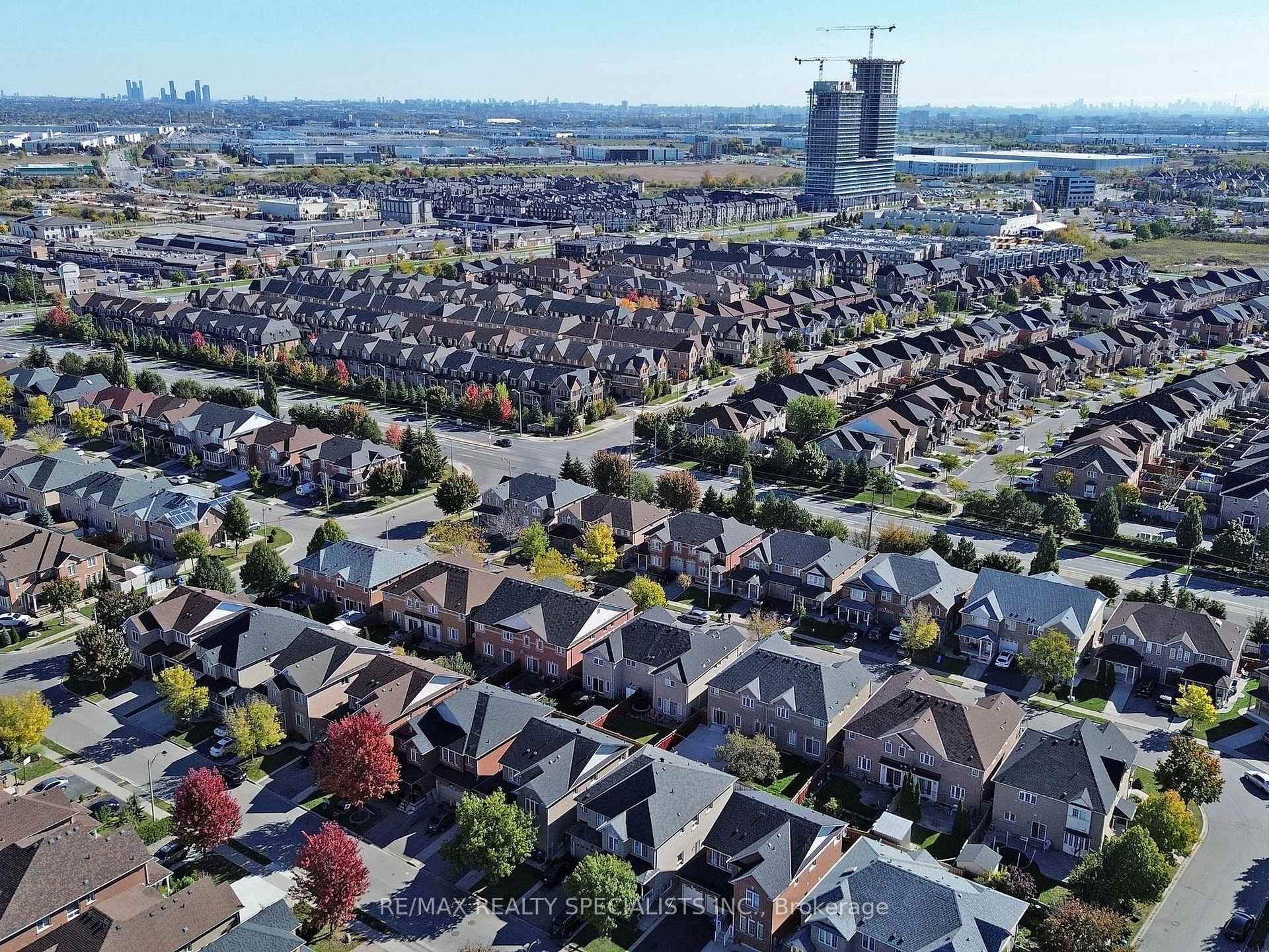 Photo 36 of 13 Gallview Lane, Brampton, Bram East — HOMEH