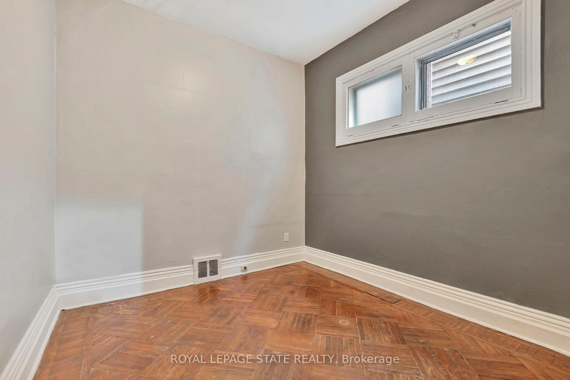 Photo 17 of 304 Emerald Street N, Hamilton, Landsdale — HOMEH