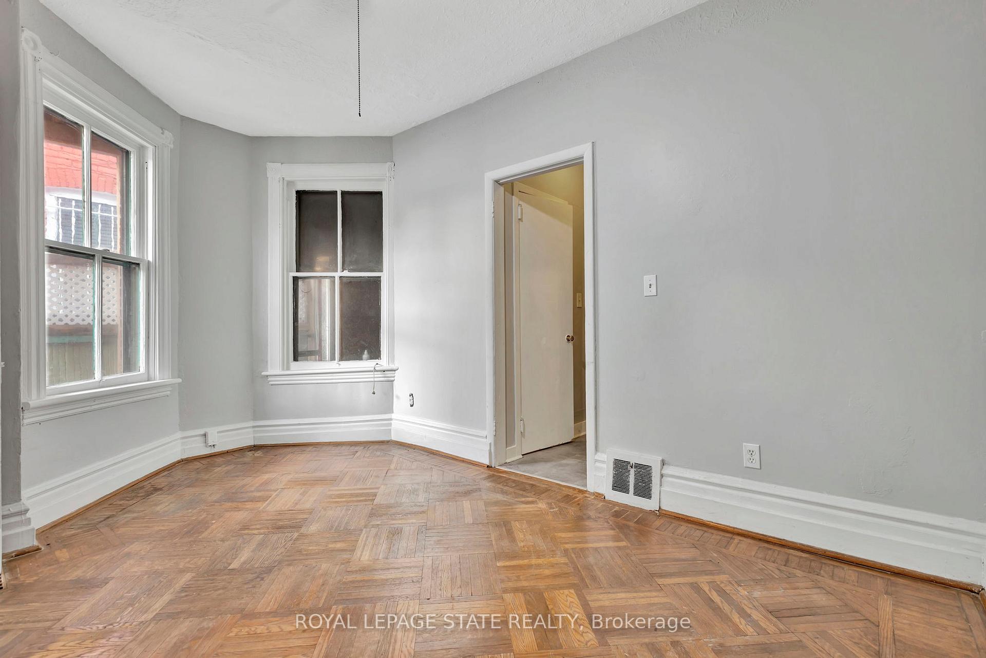 Photo 18 of 304 Emerald Street N, Hamilton, Landsdale — HOMEH