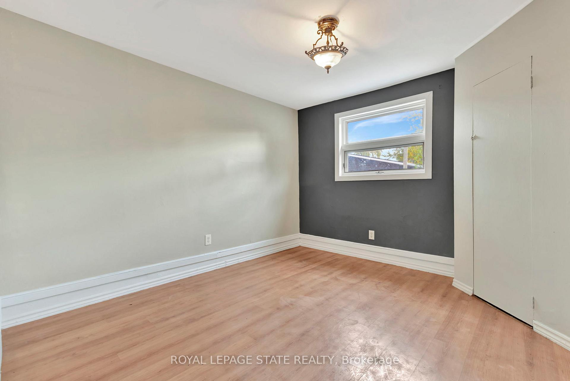 Photo 20 of 304 Emerald Street N, Hamilton, Landsdale — HOMEH