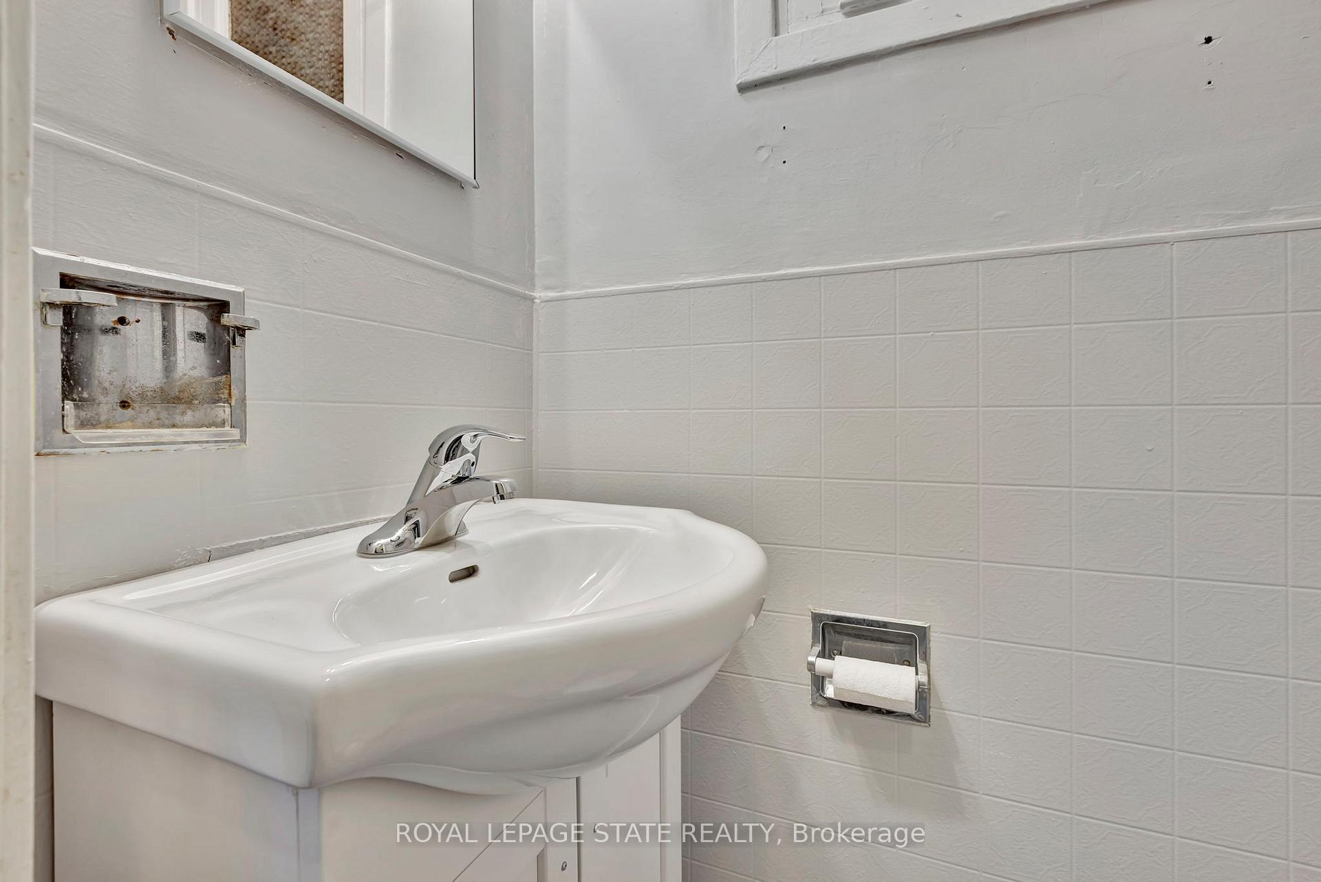 Photo 22 of 304 Emerald Street N, Hamilton, Landsdale — HOMEH