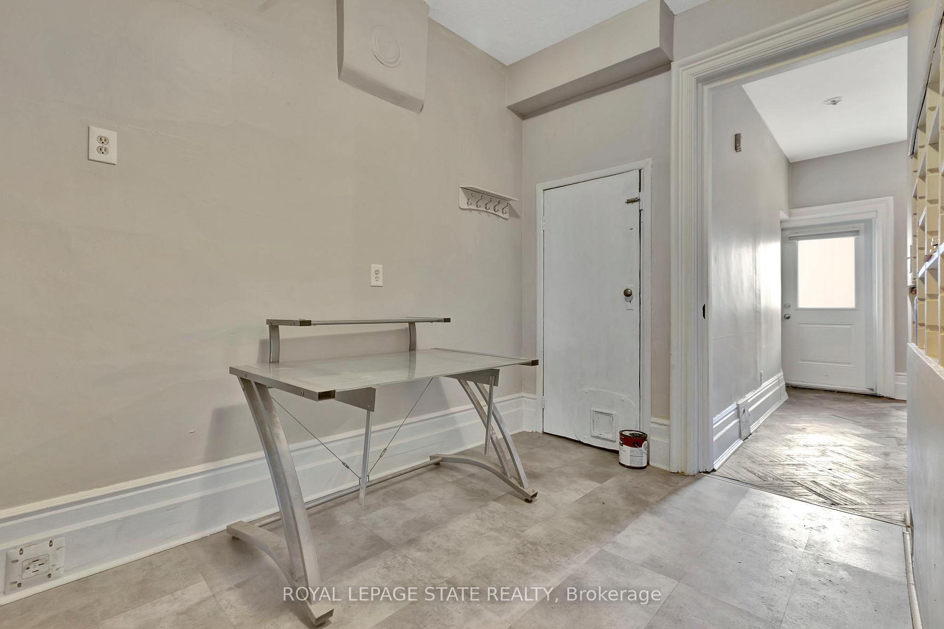 Photo 23 of 304 Emerald Street N, Hamilton, Landsdale — HOMEH