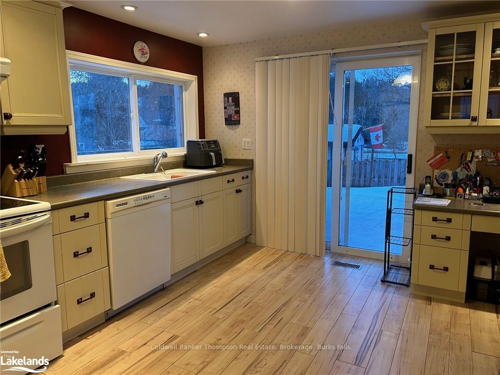 Photo 5 of 177 Centre Street, Burk's Falls — HOMEH