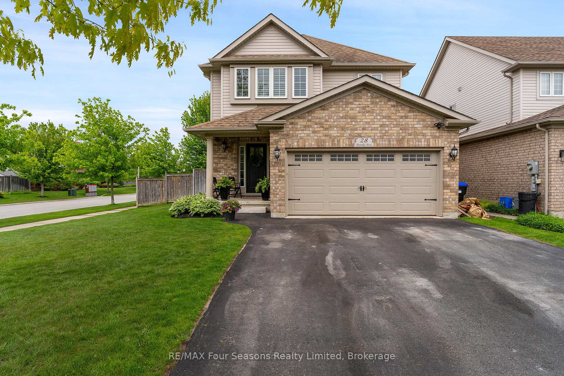 Photo 2 of 28 Brooke Avenue, Collingwood — HOMEH