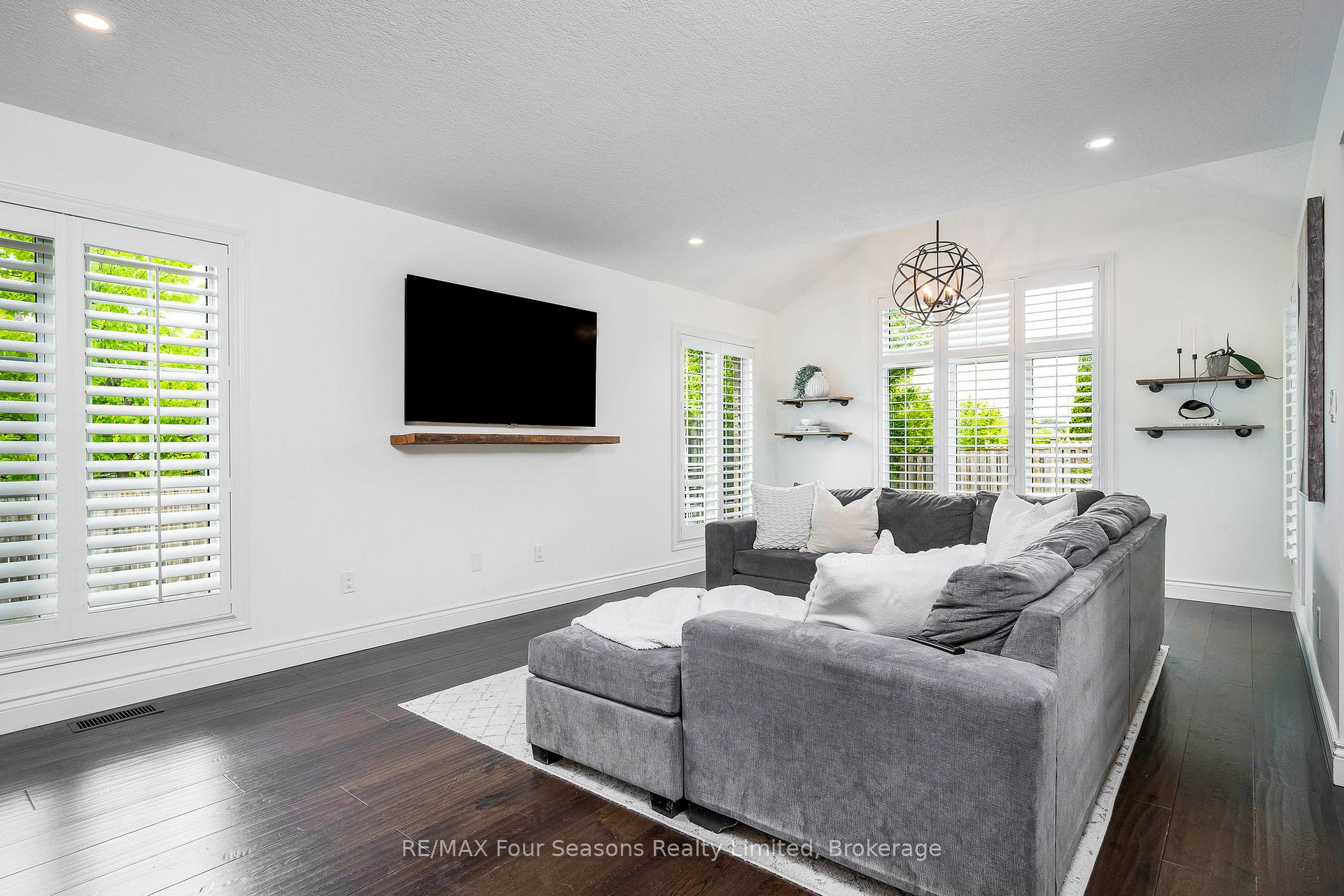 Photo 16 of 28 Brooke Avenue, Collingwood — HOMEH