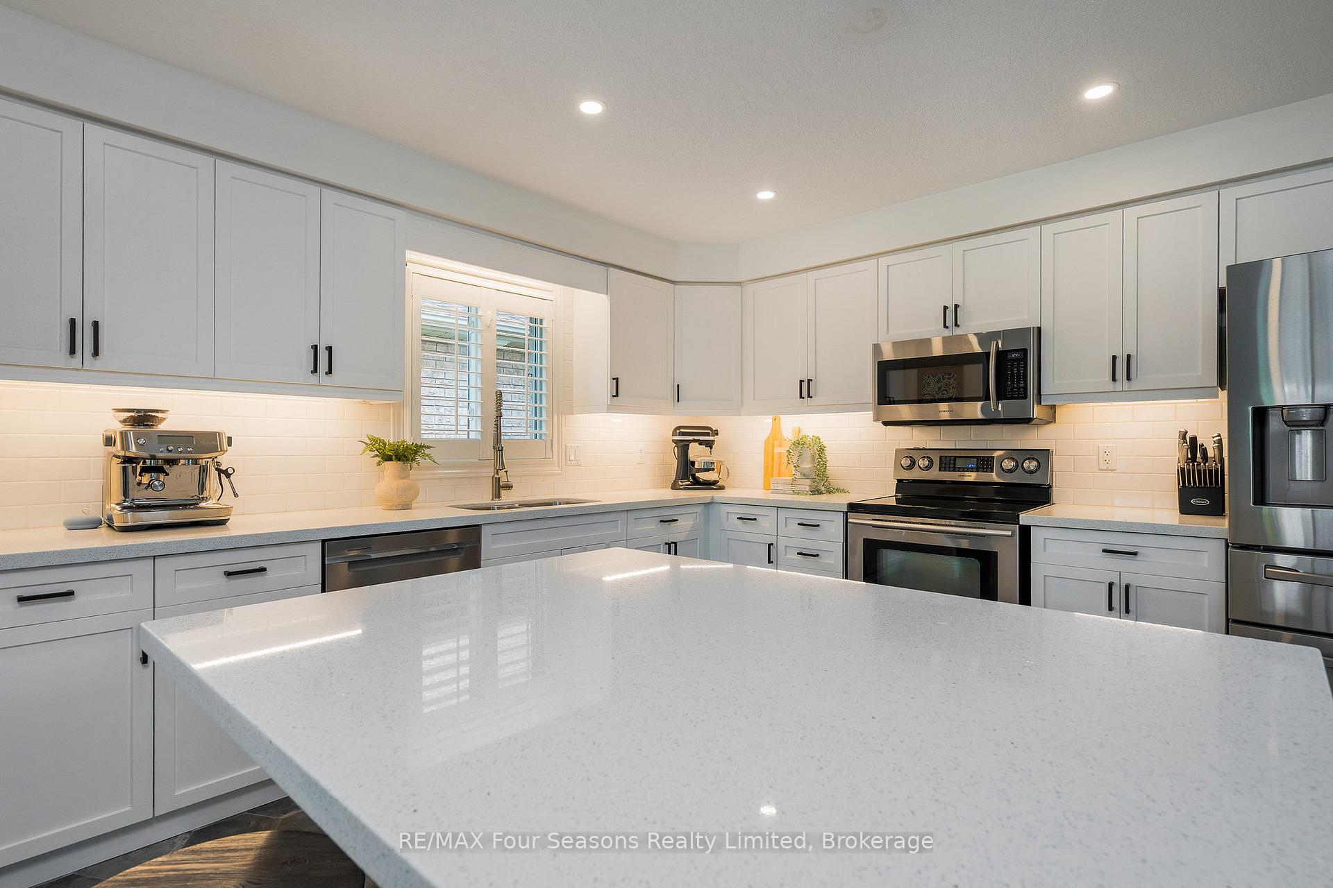 Photo 14 of 28 Brooke Avenue, Collingwood — HOMEH