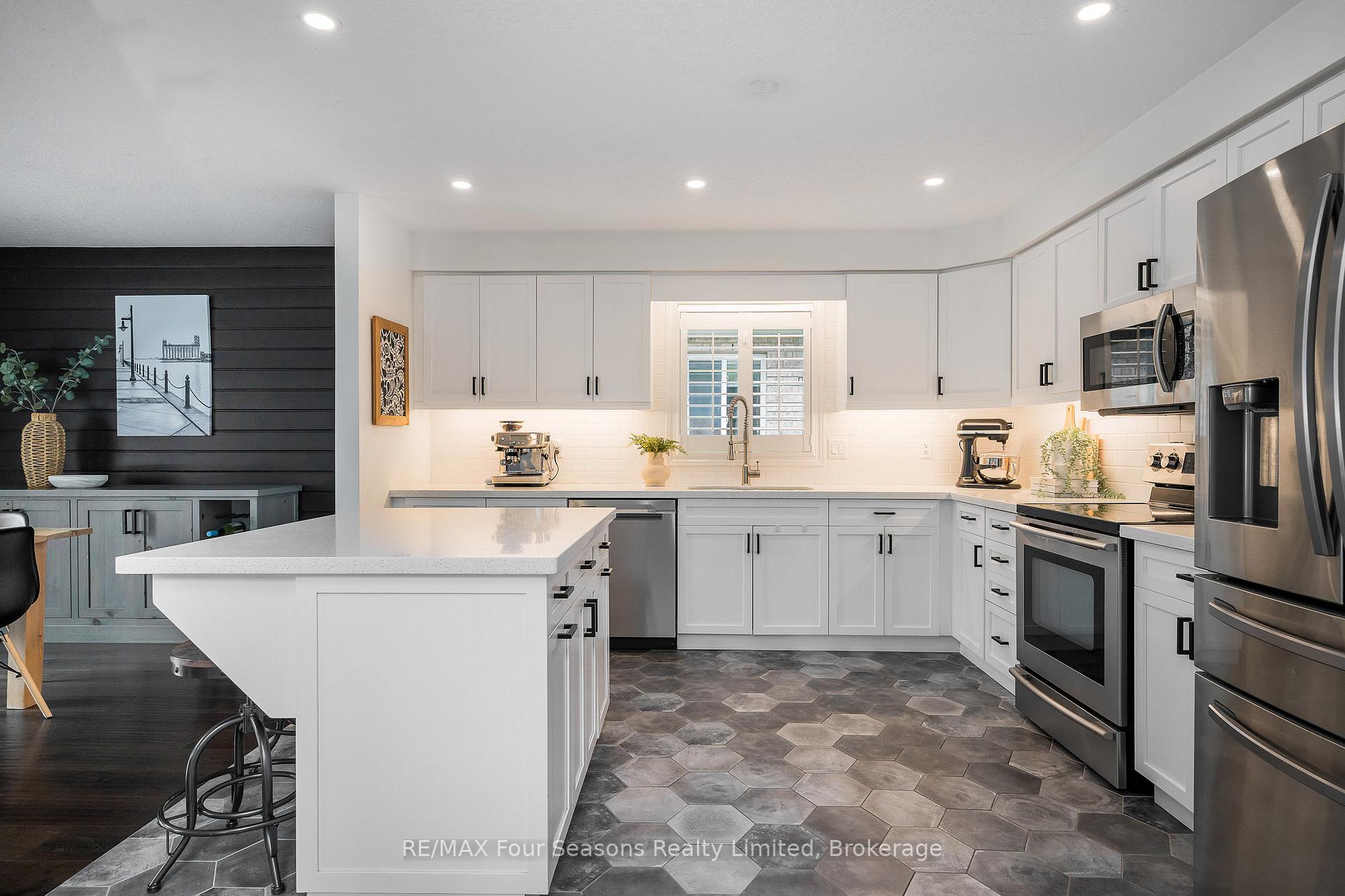 Photo 15 of 28 Brooke Avenue, Collingwood — HOMEH