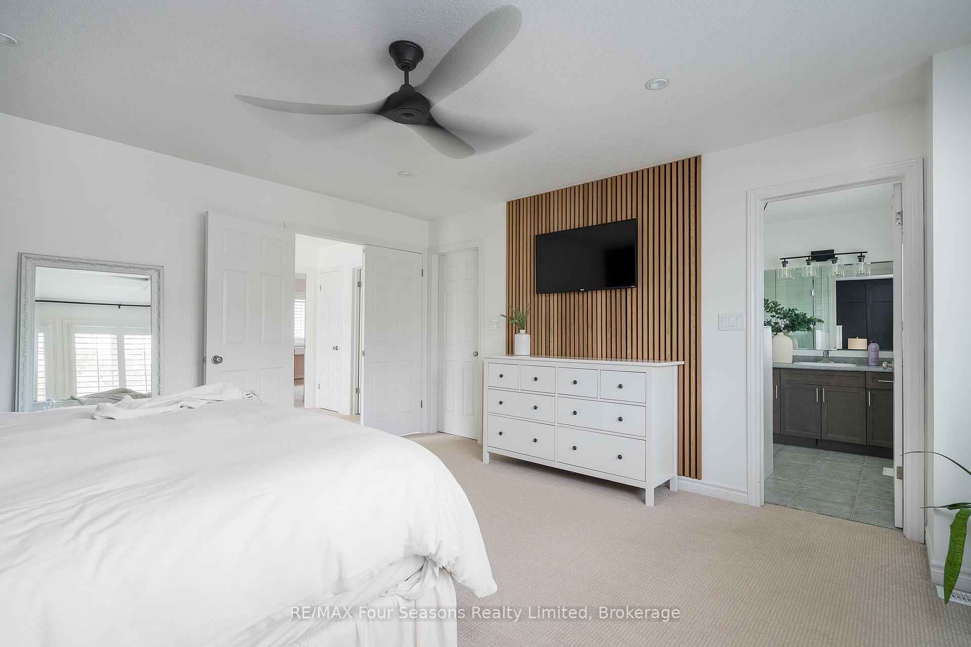 Photo 25 of 28 Brooke Avenue, Collingwood — HOMEH