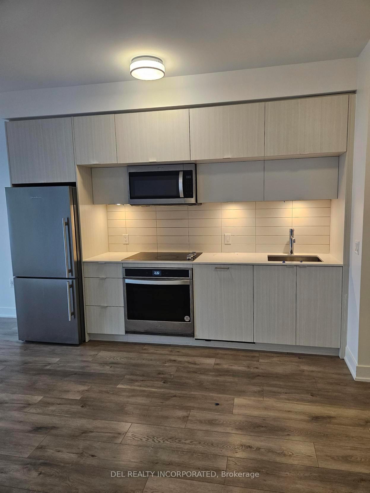 Front of Unit 3623, 585 Bloor Street E