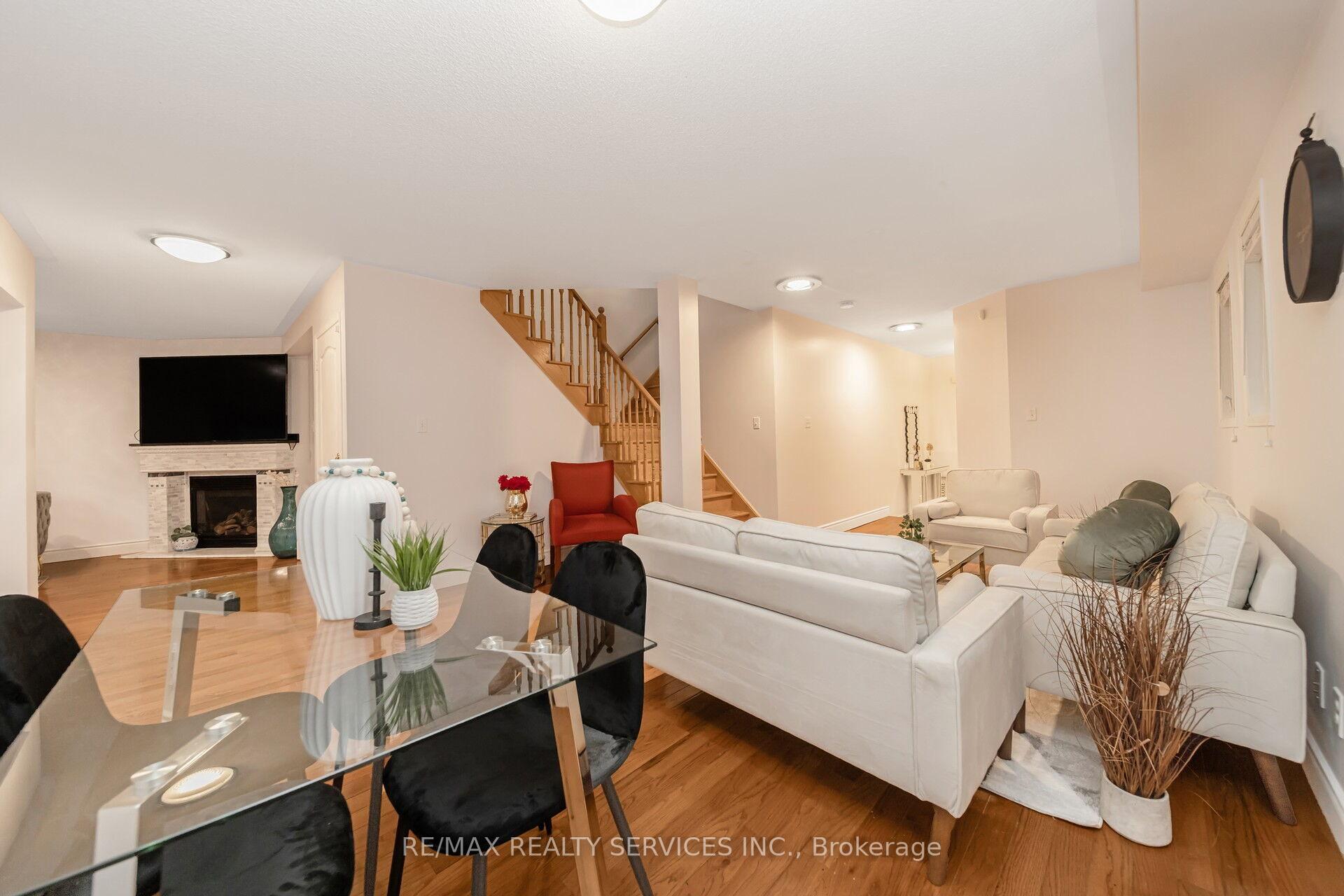 Photo 8 of 77 Crown Victoria Drive, Brampton, Fletcher's Meadow — HOMEH