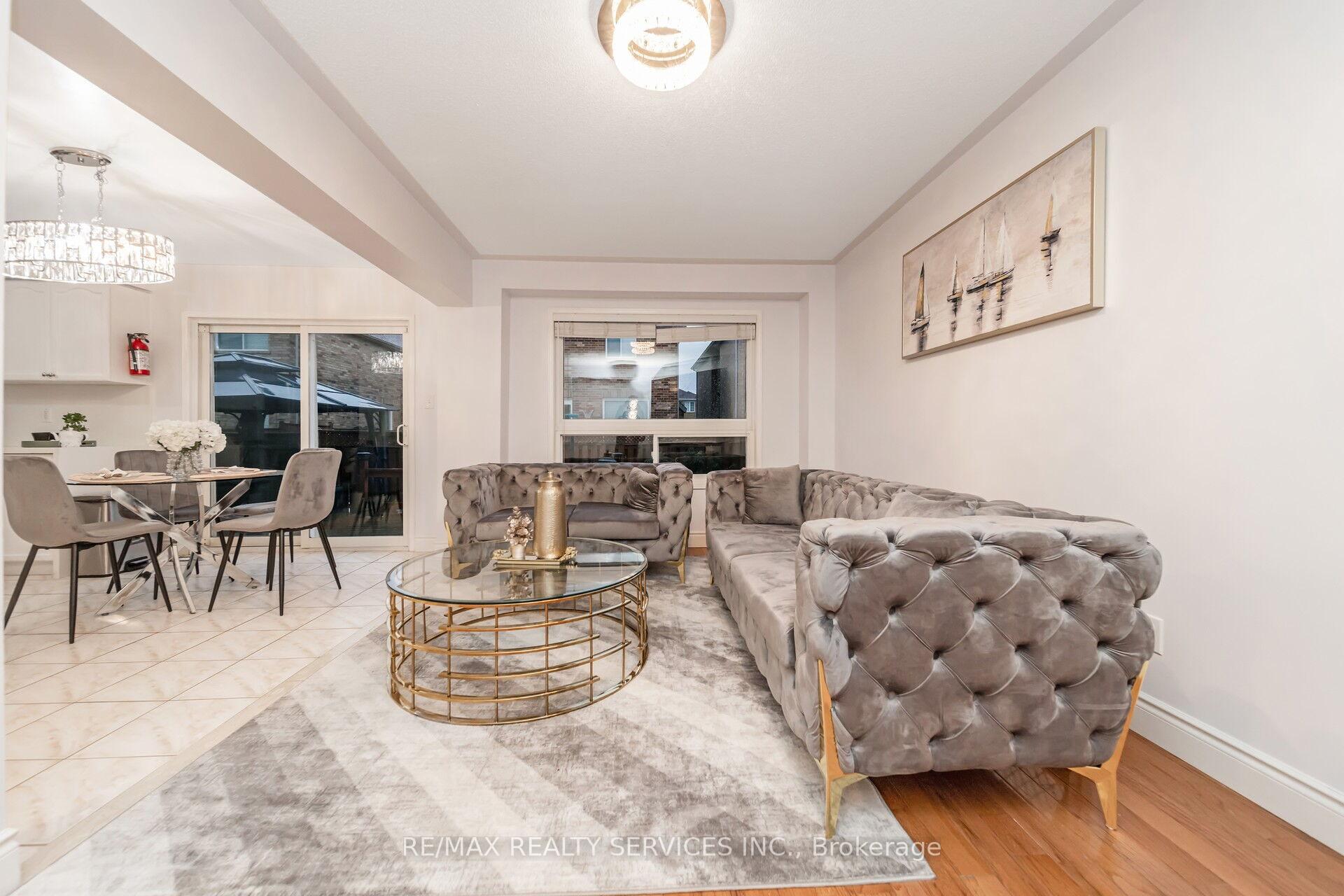 Photo 11 of 77 Crown Victoria Drive, Brampton, Fletcher's Meadow — HOMEH