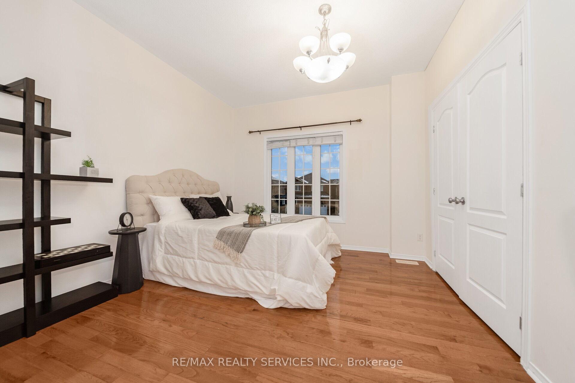 Photo 17 of 77 Crown Victoria Drive, Brampton, Fletcher's Meadow — HOMEH