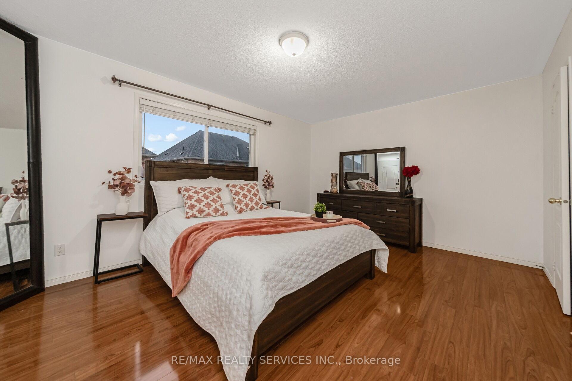 Photo 20 of 77 Crown Victoria Drive, Brampton, Fletcher's Meadow — HOMEH