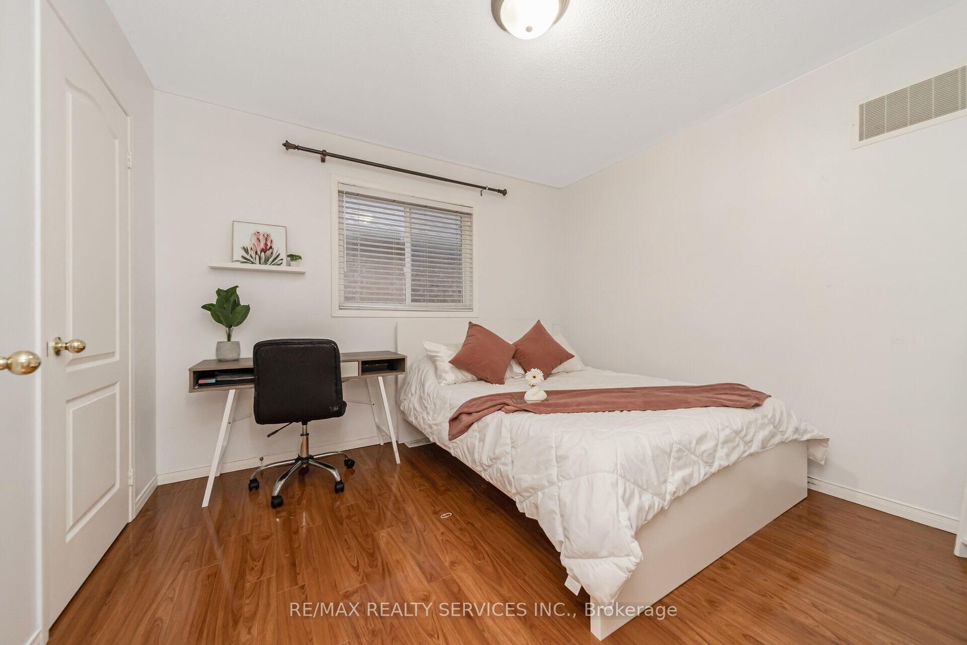 Photo 24 of 77 Crown Victoria Drive, Brampton, Fletcher's Meadow — HOMEH