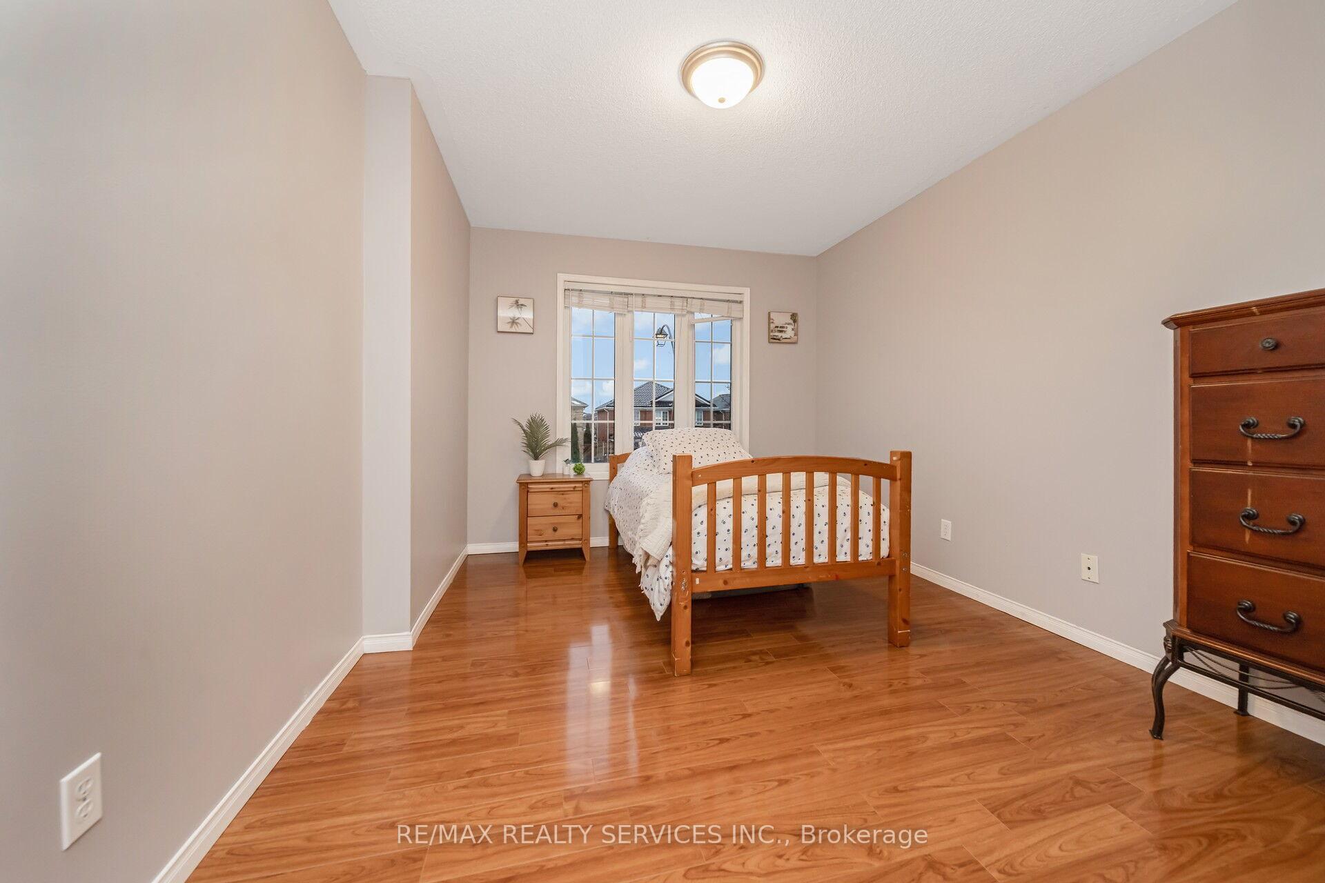 Photo 28 of 77 Crown Victoria Drive, Brampton, Fletcher's Meadow — HOMEH