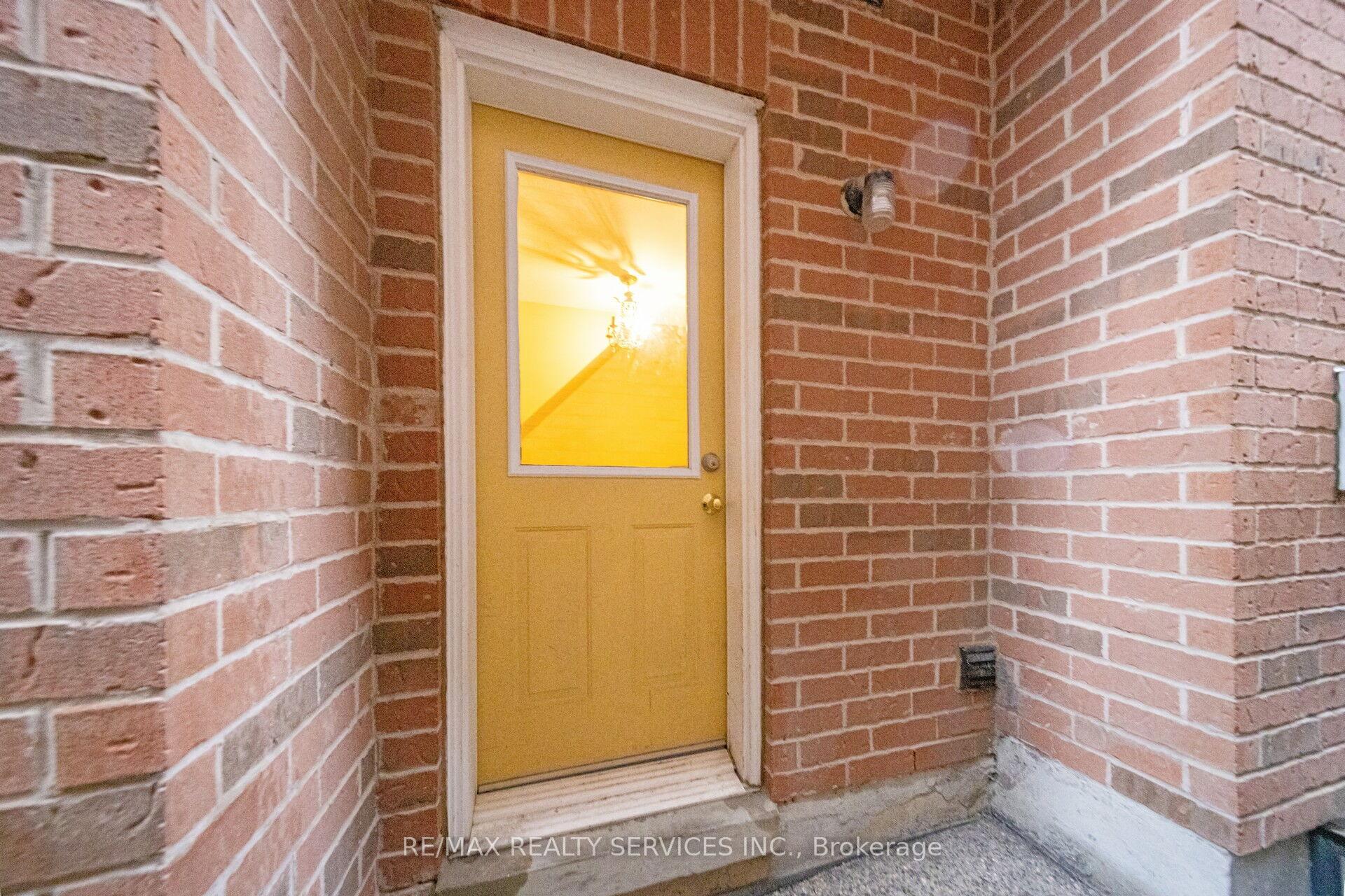 Photo 30 of 77 Crown Victoria Drive, Brampton, Fletcher's Meadow — HOMEH