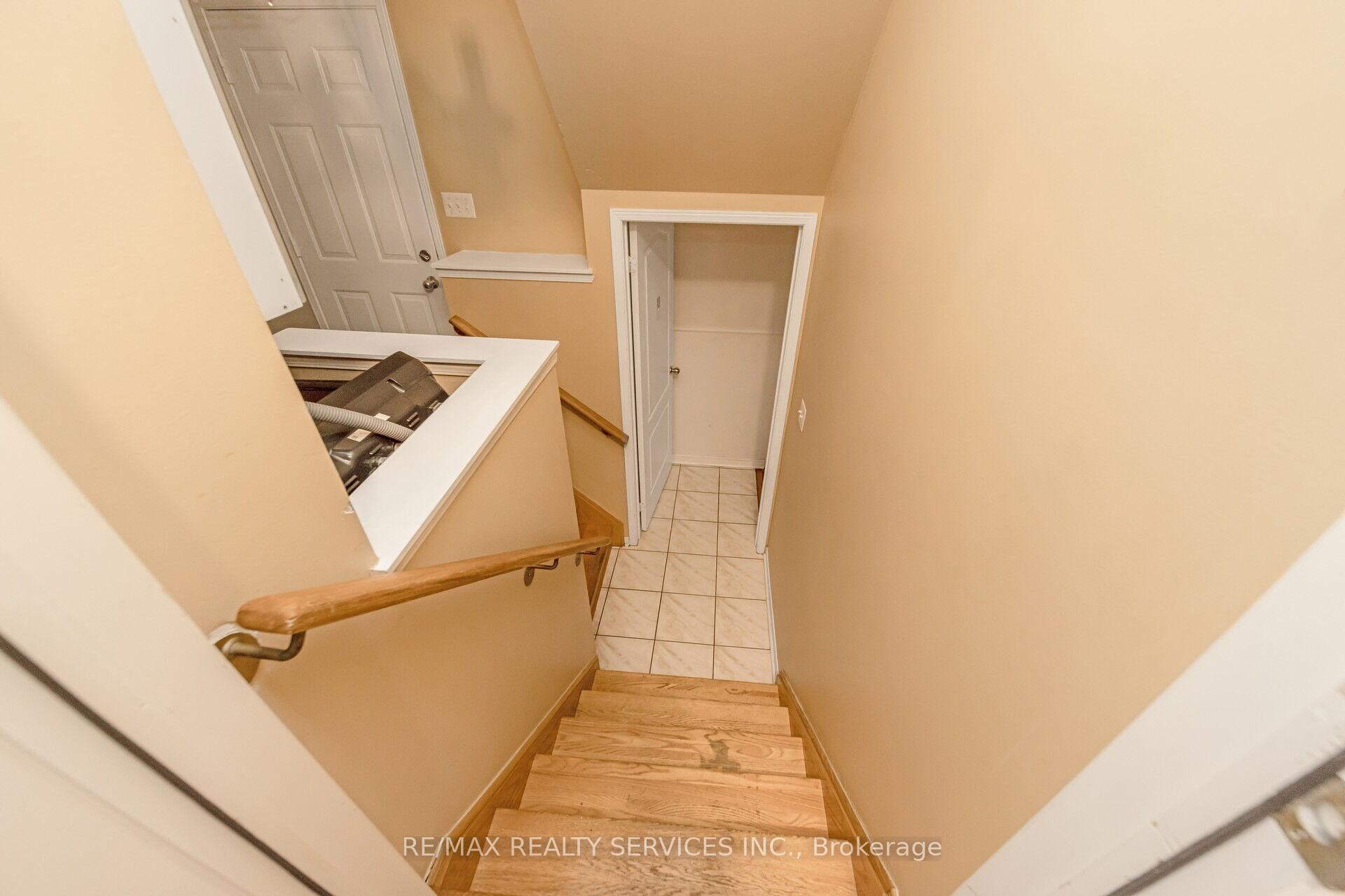 Photo 31 of 77 Crown Victoria Drive, Brampton, Fletcher's Meadow — HOMEH