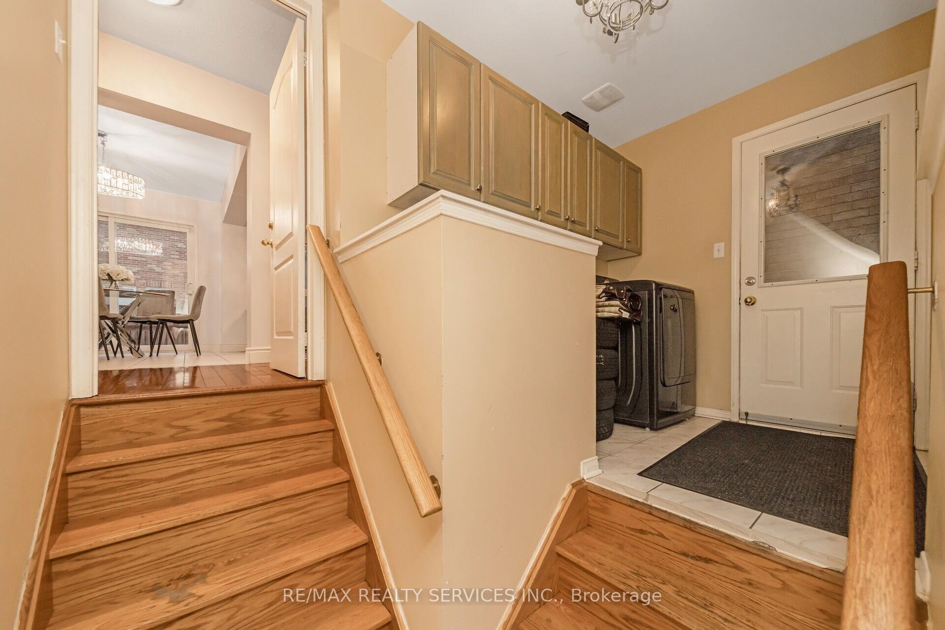 Photo 37 of 77 Crown Victoria Drive, Brampton, Fletcher's Meadow — HOMEH