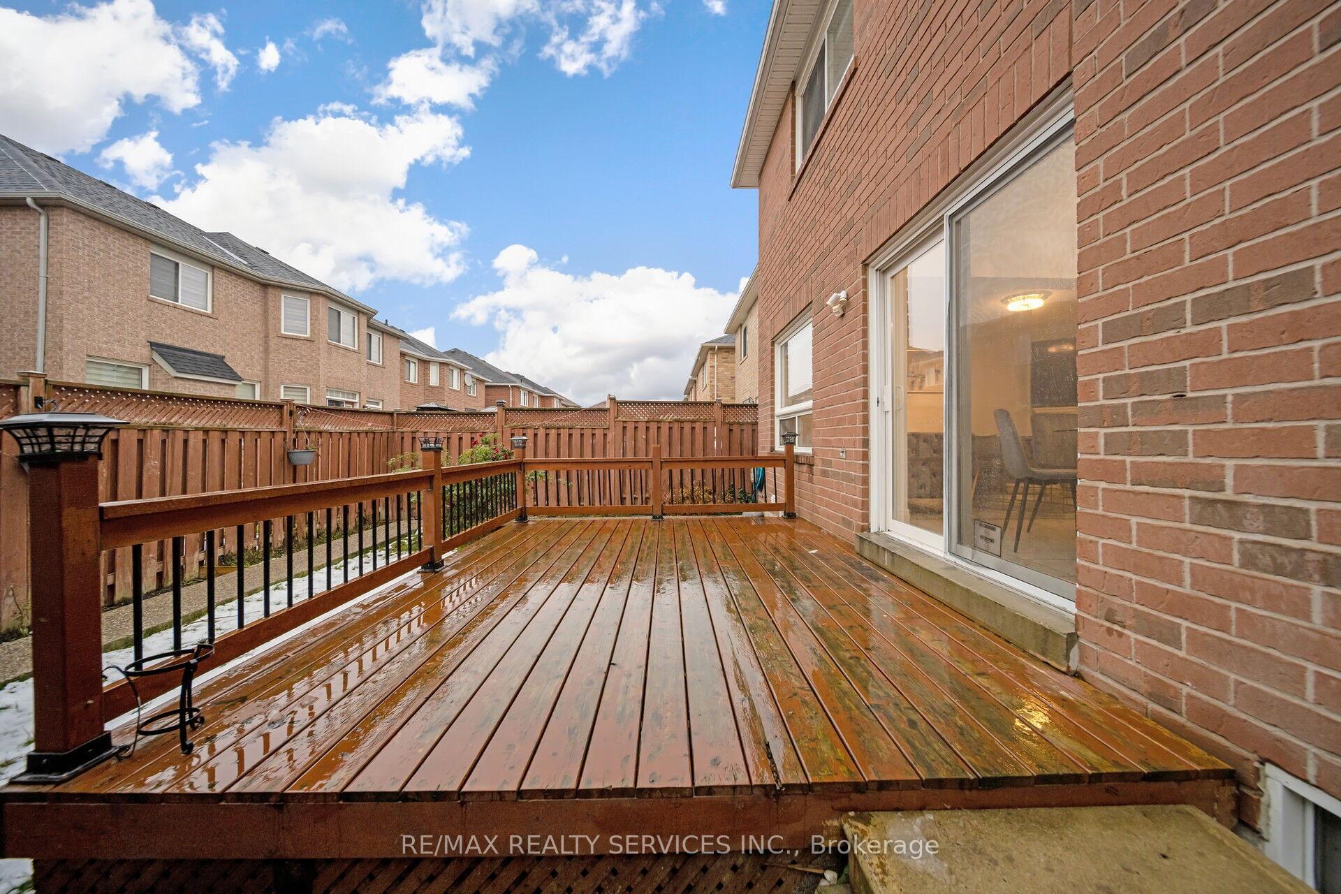 Photo 39 of 77 Crown Victoria Drive, Brampton, Fletcher's Meadow — HOMEH