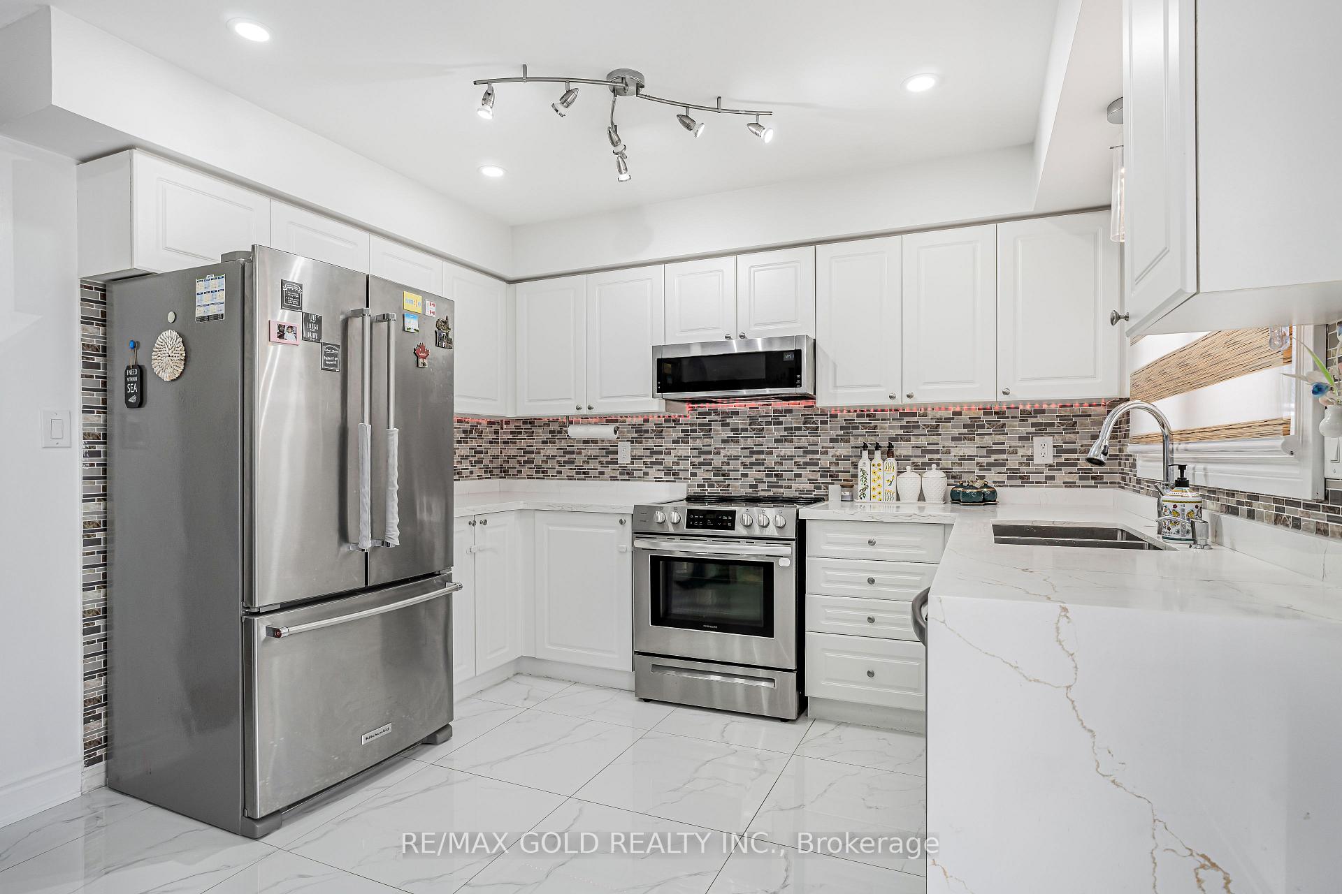 Photo 14 of 95 Mount Fuji Crescent, Brampton, Sandringham-Wellington — HOMEH