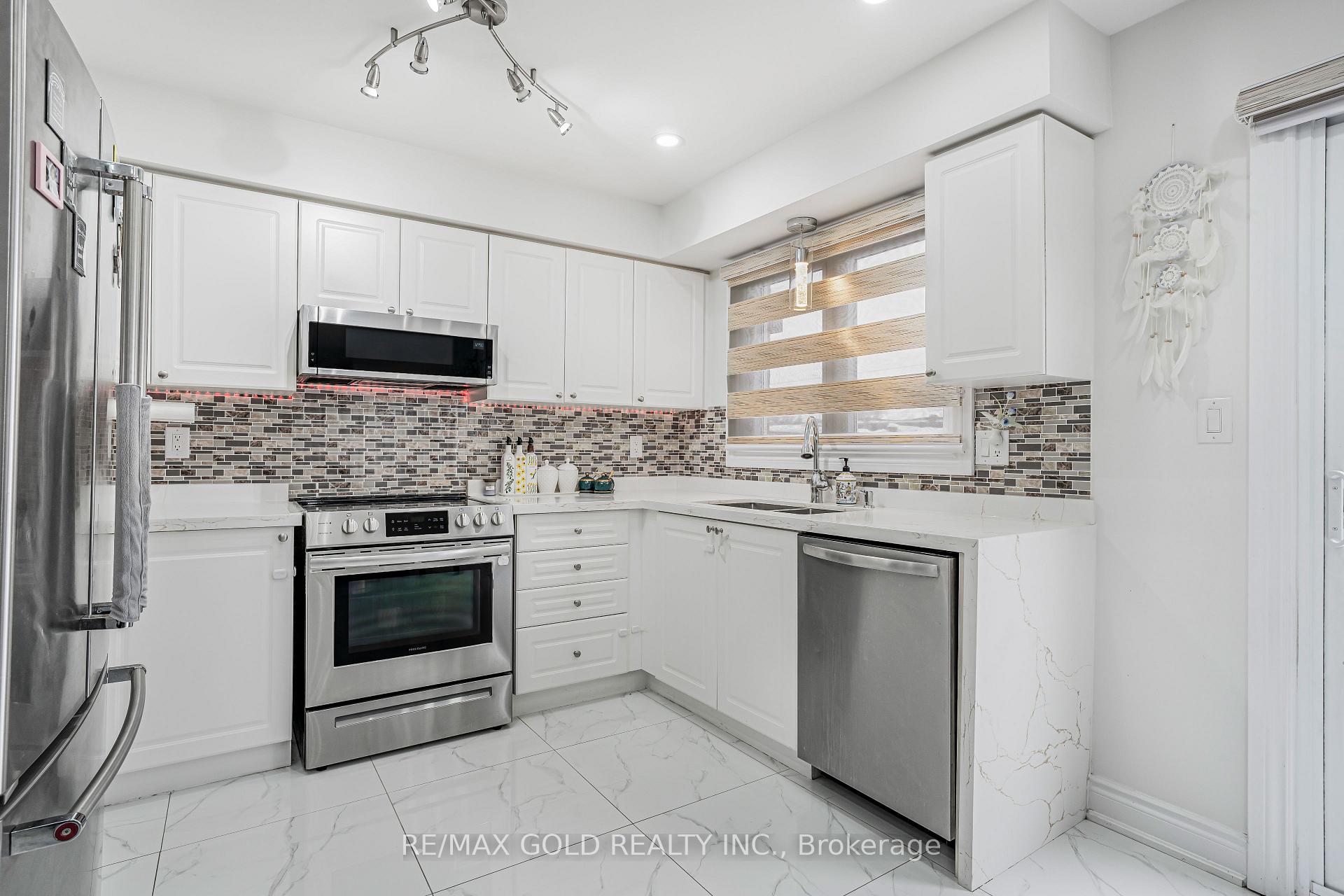 Photo 15 of 95 Mount Fuji Crescent, Brampton, Sandringham-Wellington — HOMEH