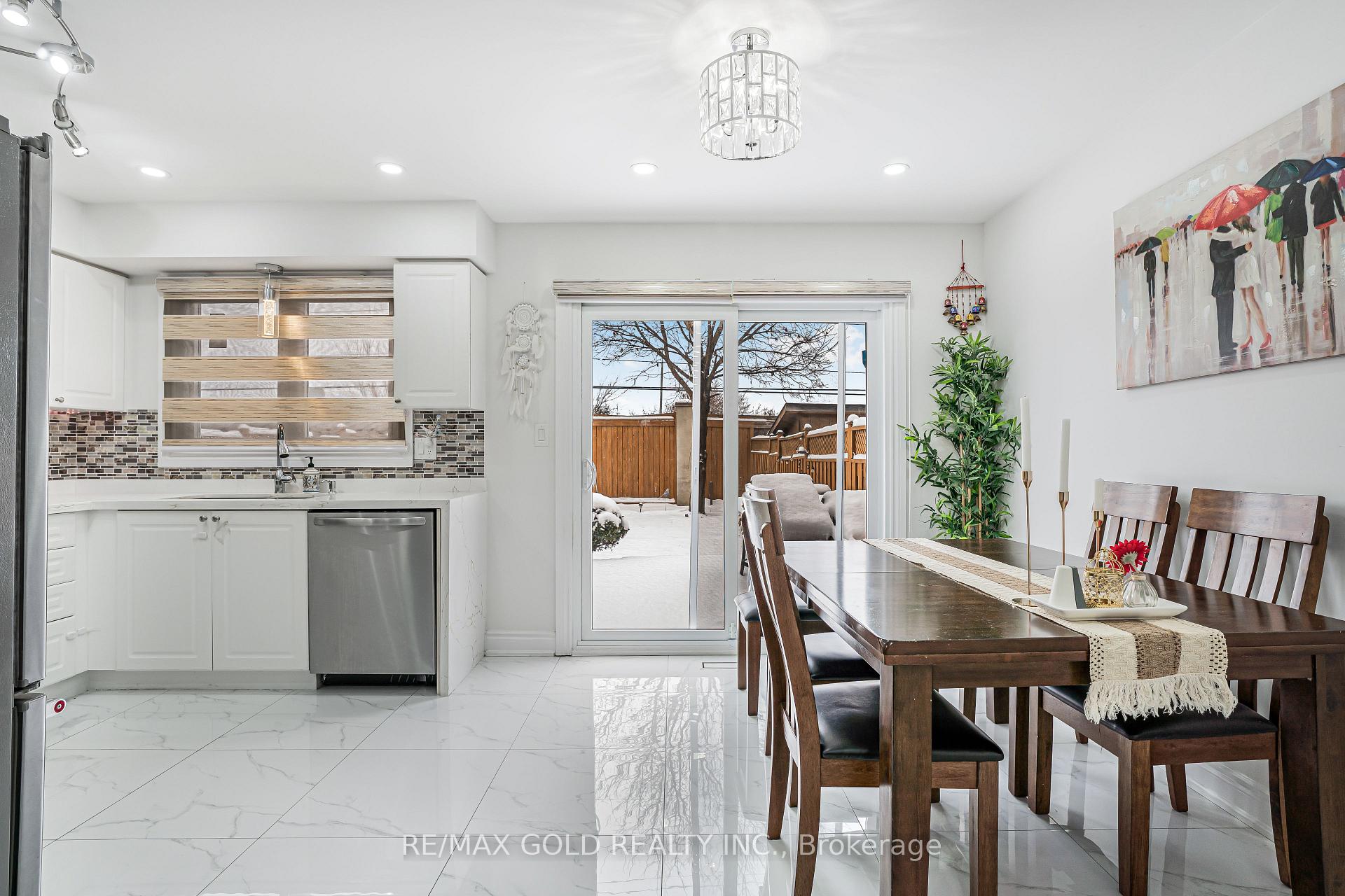 Photo 16 of 95 Mount Fuji Crescent, Brampton, Sandringham-Wellington — HOMEH