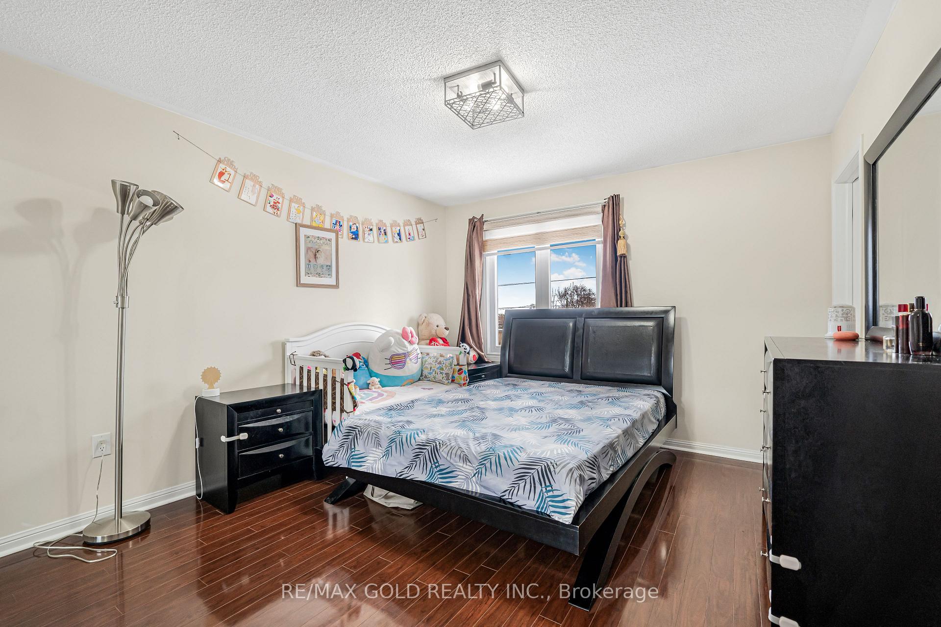 Photo 22 of 95 Mount Fuji Crescent, Brampton, Sandringham-Wellington — HOMEH