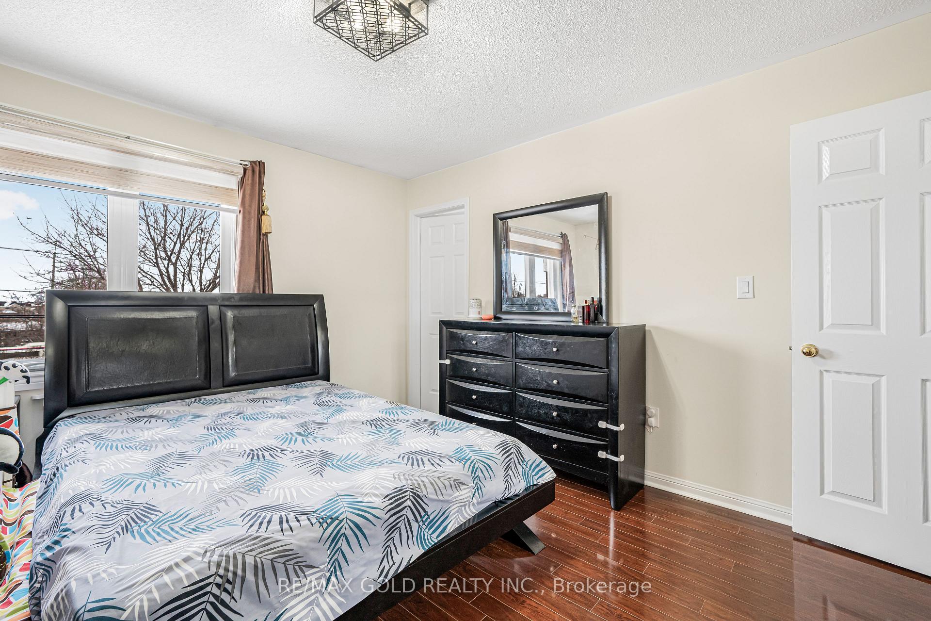 Photo 23 of 95 Mount Fuji Crescent, Brampton, Sandringham-Wellington — HOMEH