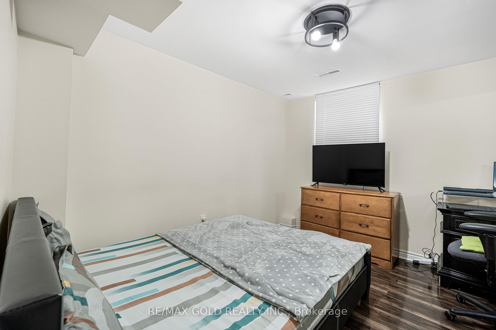 Photo 37 of 95 Mount Fuji Crescent, Brampton, Sandringham-Wellington — HOMEH