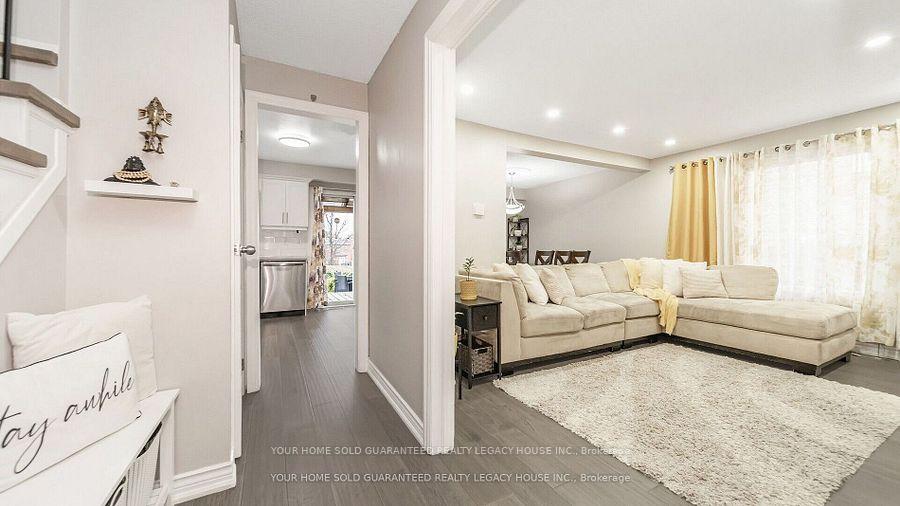 Photo 2 of 60 Roehampton Crescent, Brampton, Brampton South — HOMEH