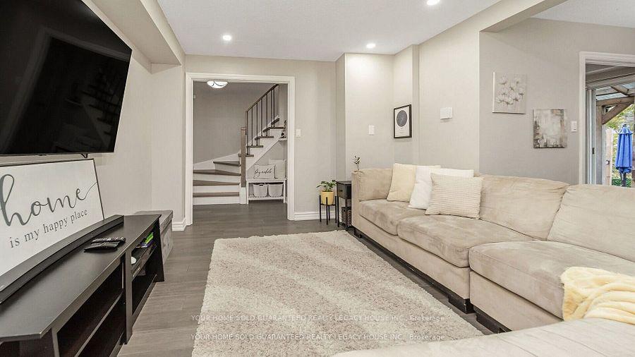 Photo 5 of 60 Roehampton Crescent, Brampton, Brampton South — HOMEH