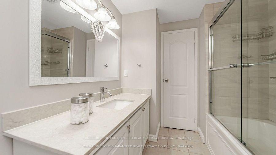 Photo 24 of 60 Roehampton Crescent, Brampton, Brampton South — HOMEH