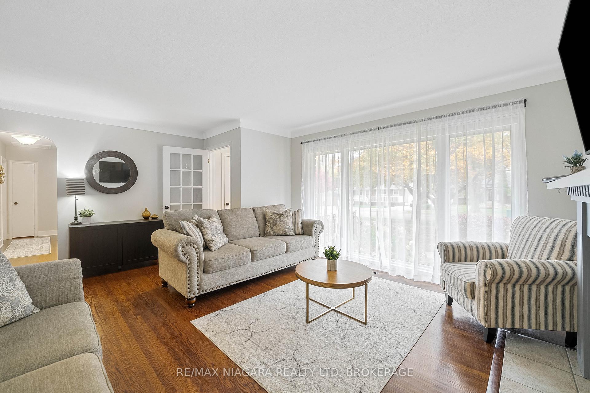 Photo 4 of 24 Brisbane Glen, St. Catharines, Vine/Linwell — HOMEH