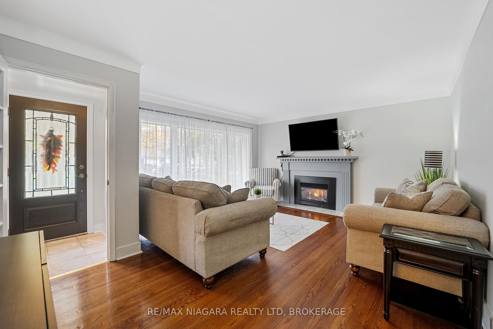 Photo 5 of 24 Brisbane Glen, St. Catharines, Vine/Linwell — HOMEH