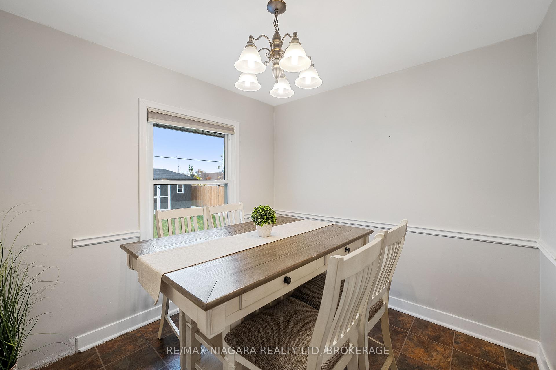 Photo 9 of 24 Brisbane Glen, St. Catharines, Vine/Linwell — HOMEH