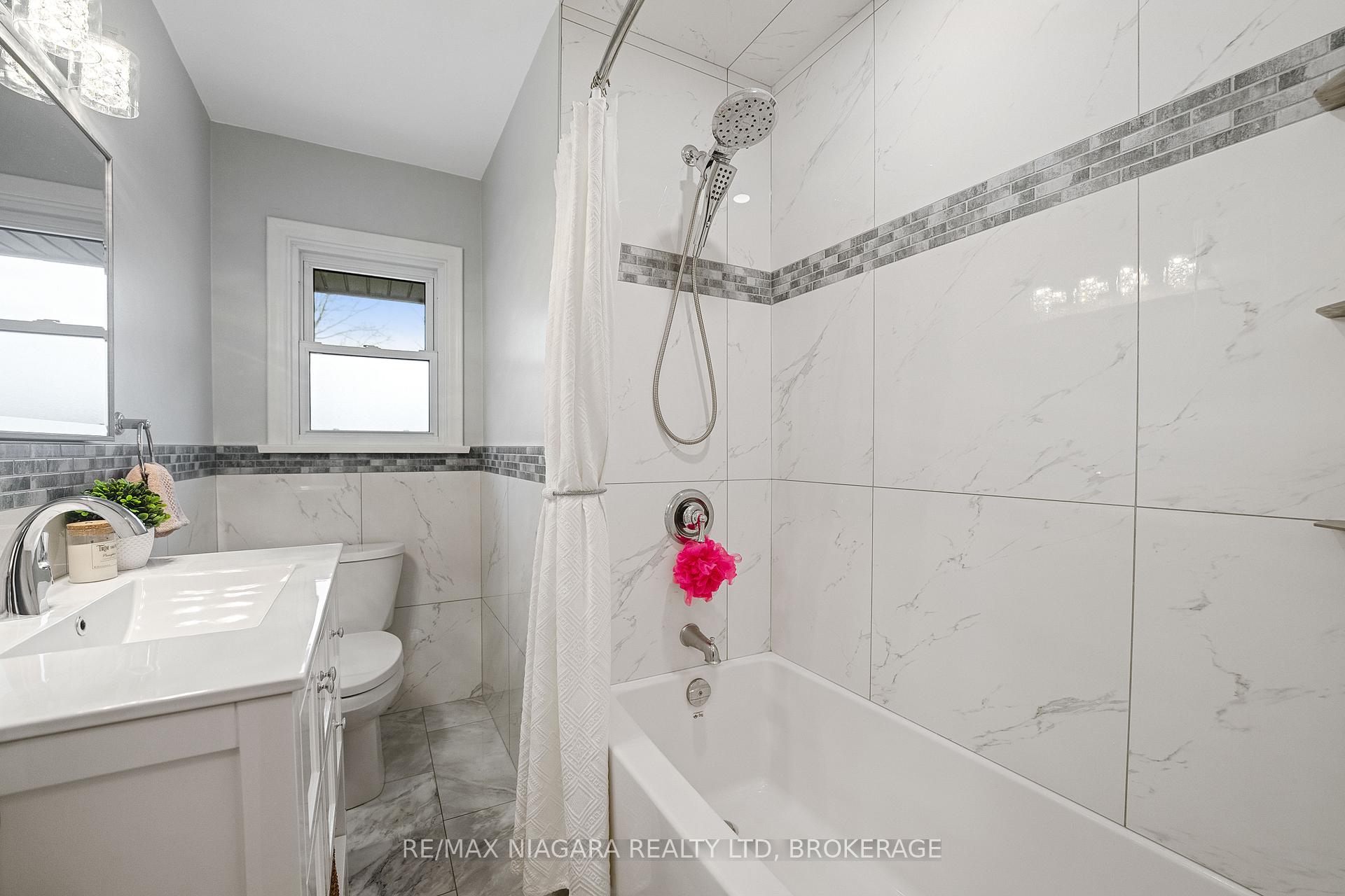 Photo 12 of 24 Brisbane Glen, St. Catharines, Vine/Linwell — HOMEH
