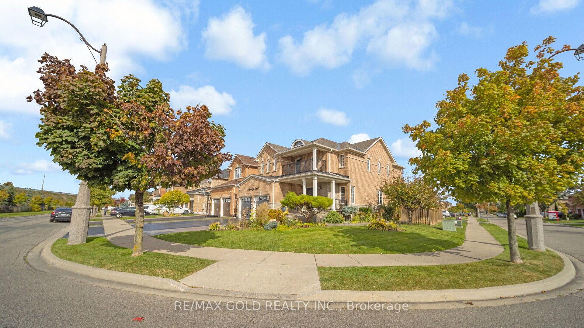 Photo 2 of 57 Crystal Glen Crescent, Brampton, Credit Valley — HOMEH
