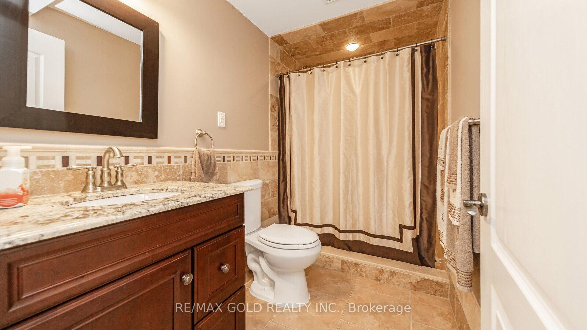 Photo 19 of 57 Crystal Glen Crescent, Brampton, Credit Valley — HOMEH