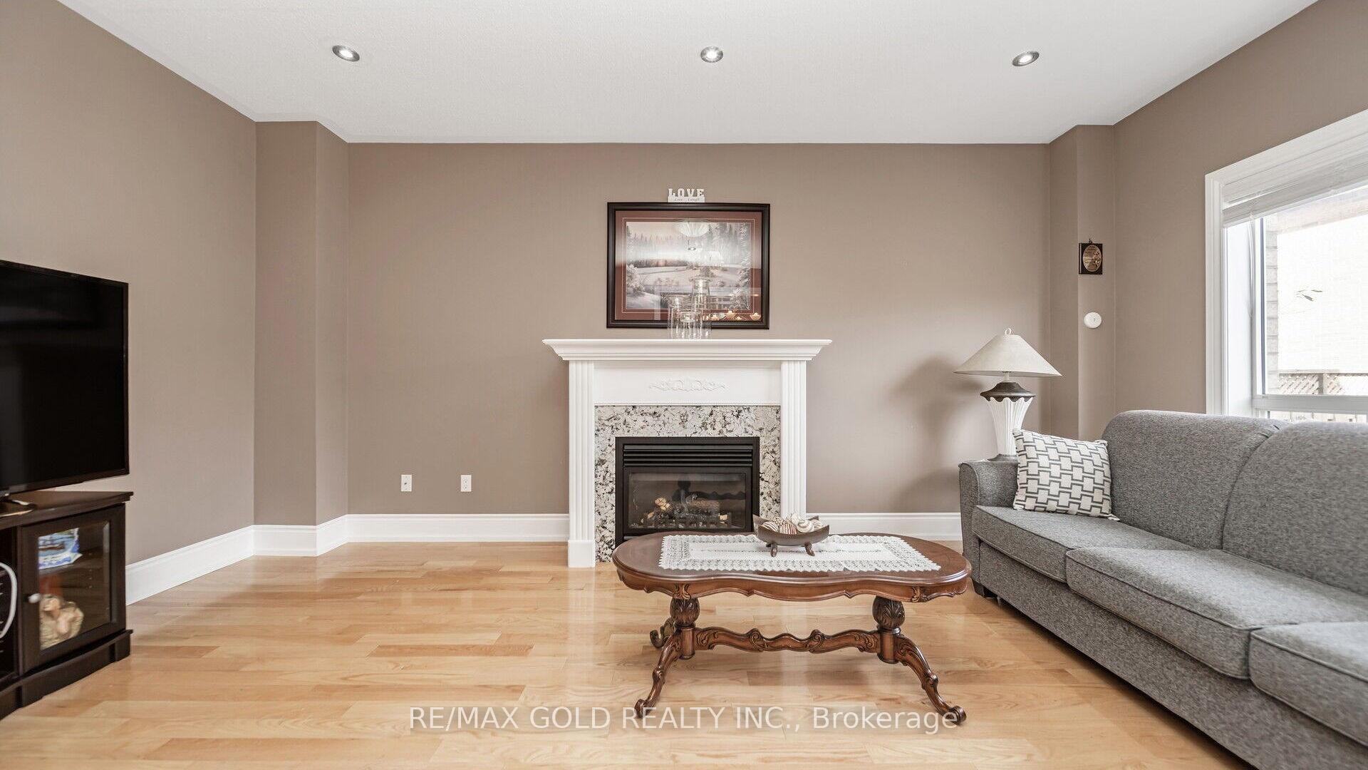 Photo 24 of 57 Crystal Glen Crescent, Brampton, Credit Valley — HOMEH