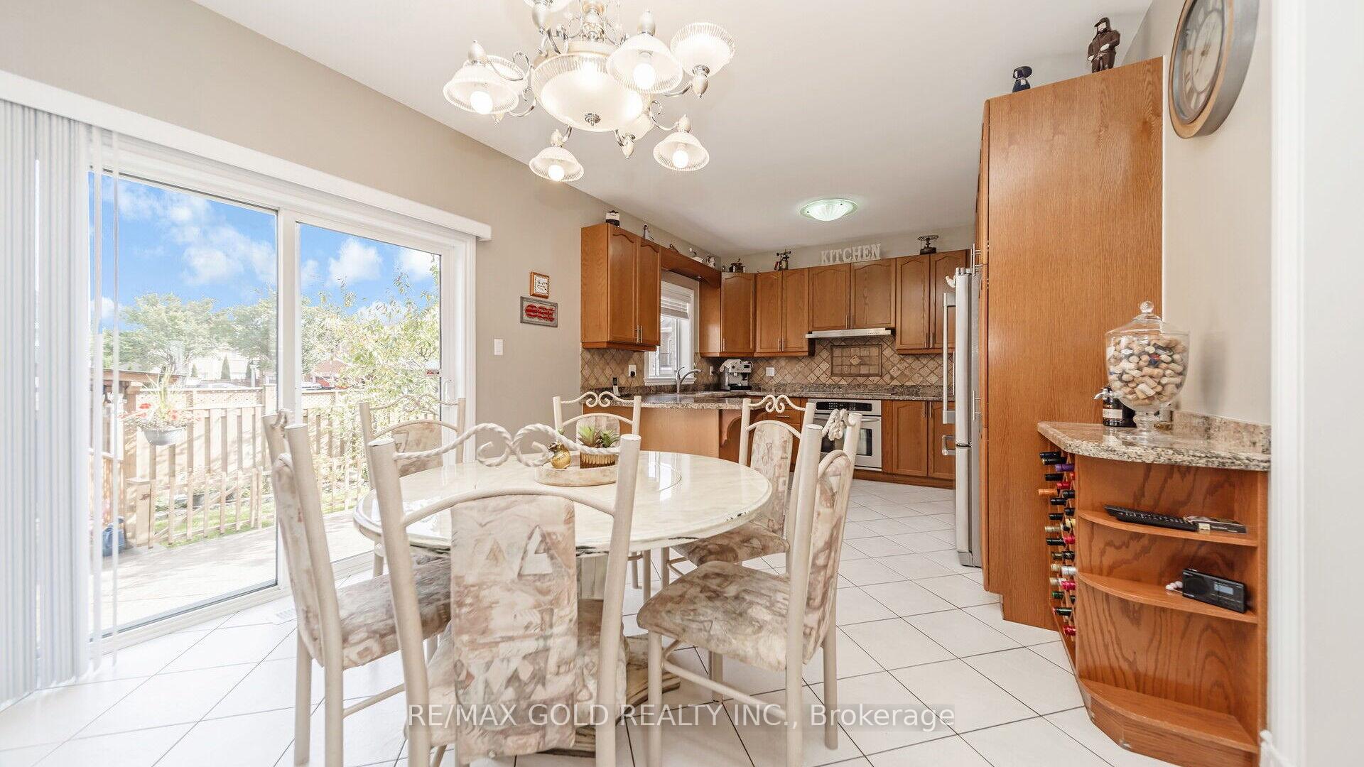 Photo 25 of 57 Crystal Glen Crescent, Brampton, Credit Valley — HOMEH