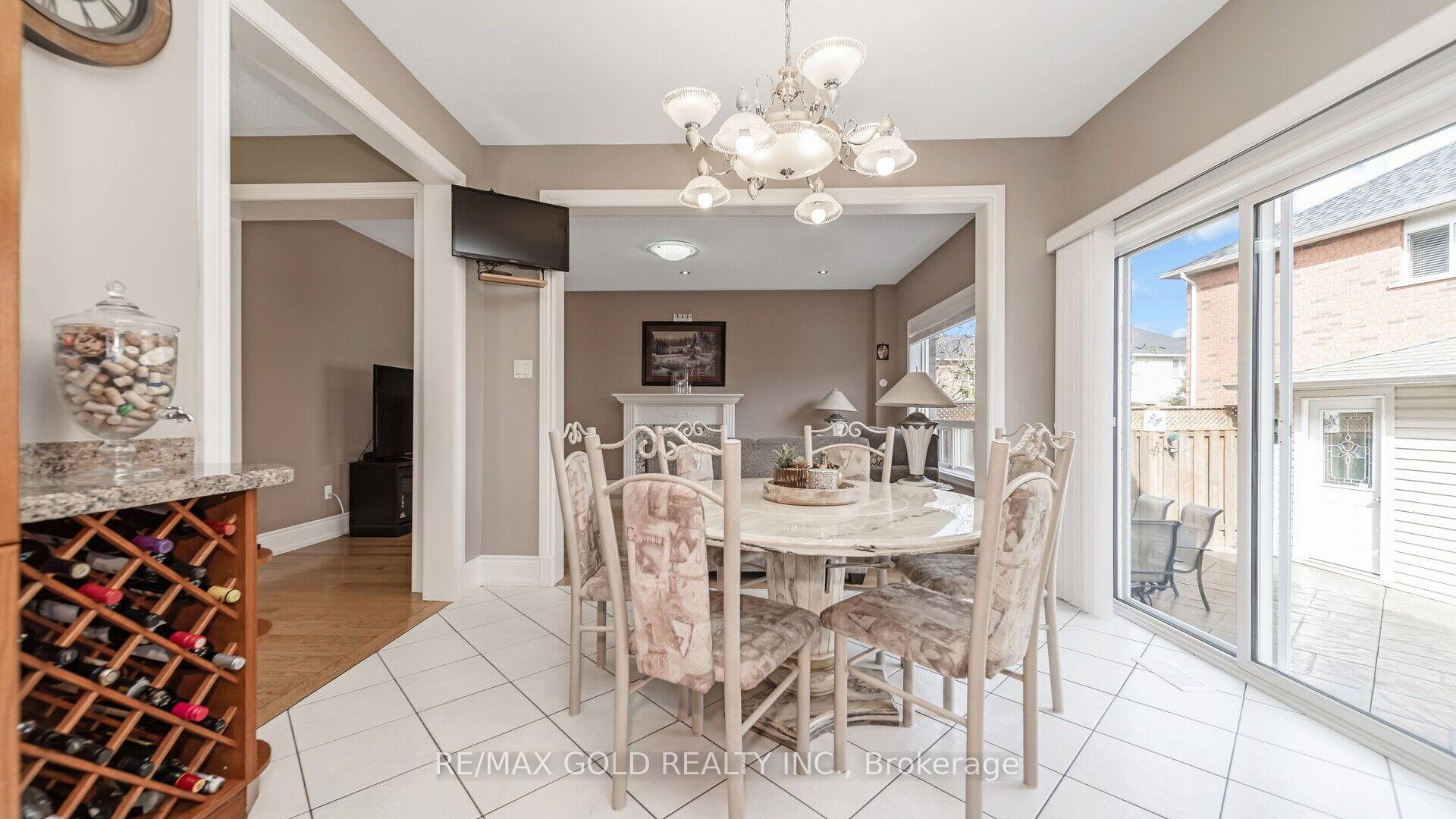 Photo 26 of 57 Crystal Glen Crescent, Brampton, Credit Valley — HOMEH