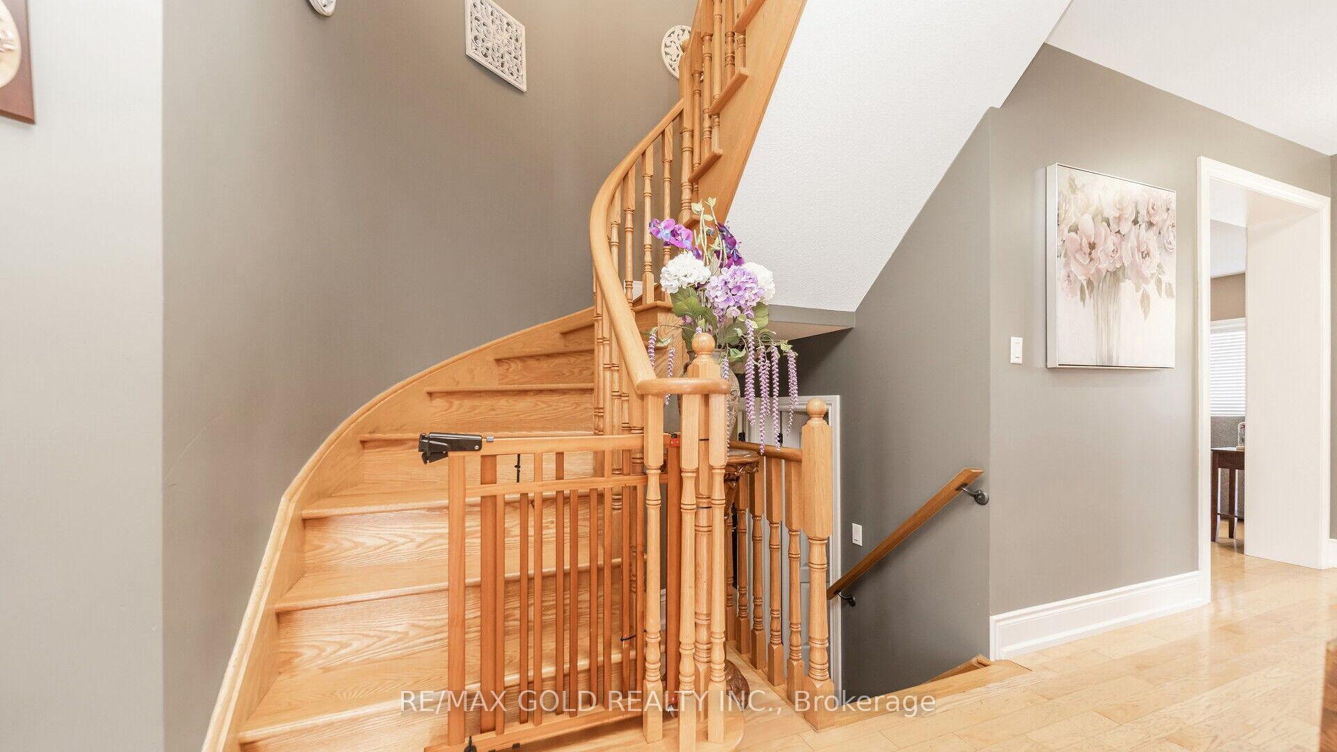 Photo 27 of 57 Crystal Glen Crescent, Brampton, Credit Valley — HOMEH