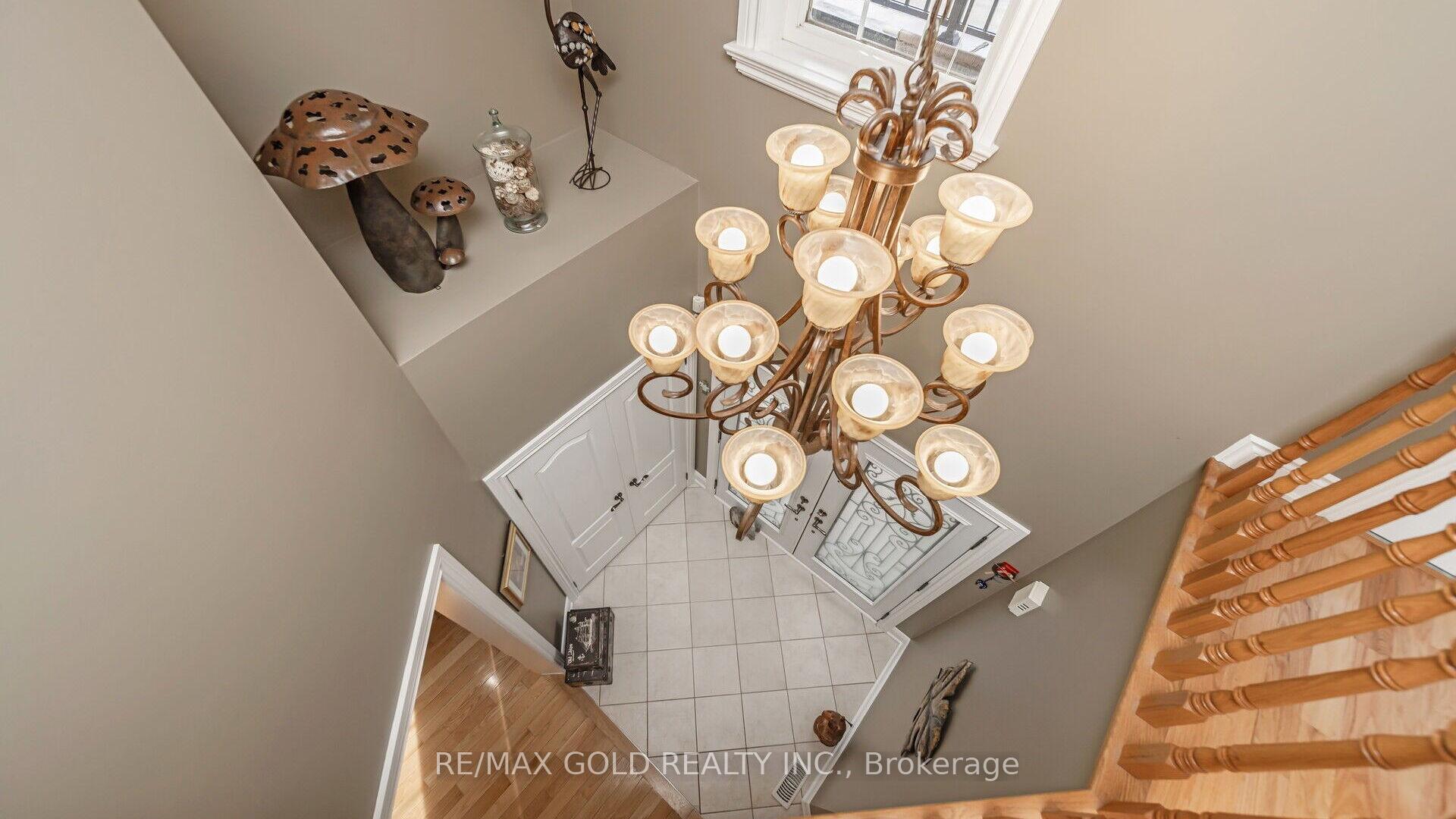 Photo 28 of 57 Crystal Glen Crescent, Brampton, Credit Valley — HOMEH