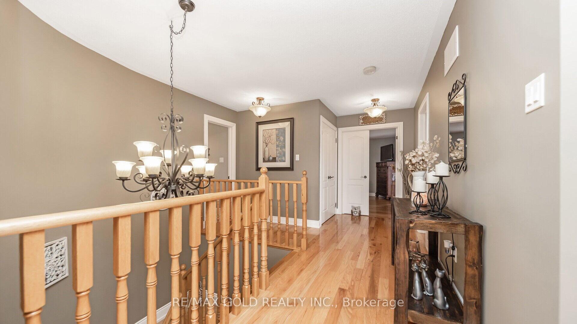 Photo 32 of 57 Crystal Glen Crescent, Brampton, Credit Valley — HOMEH