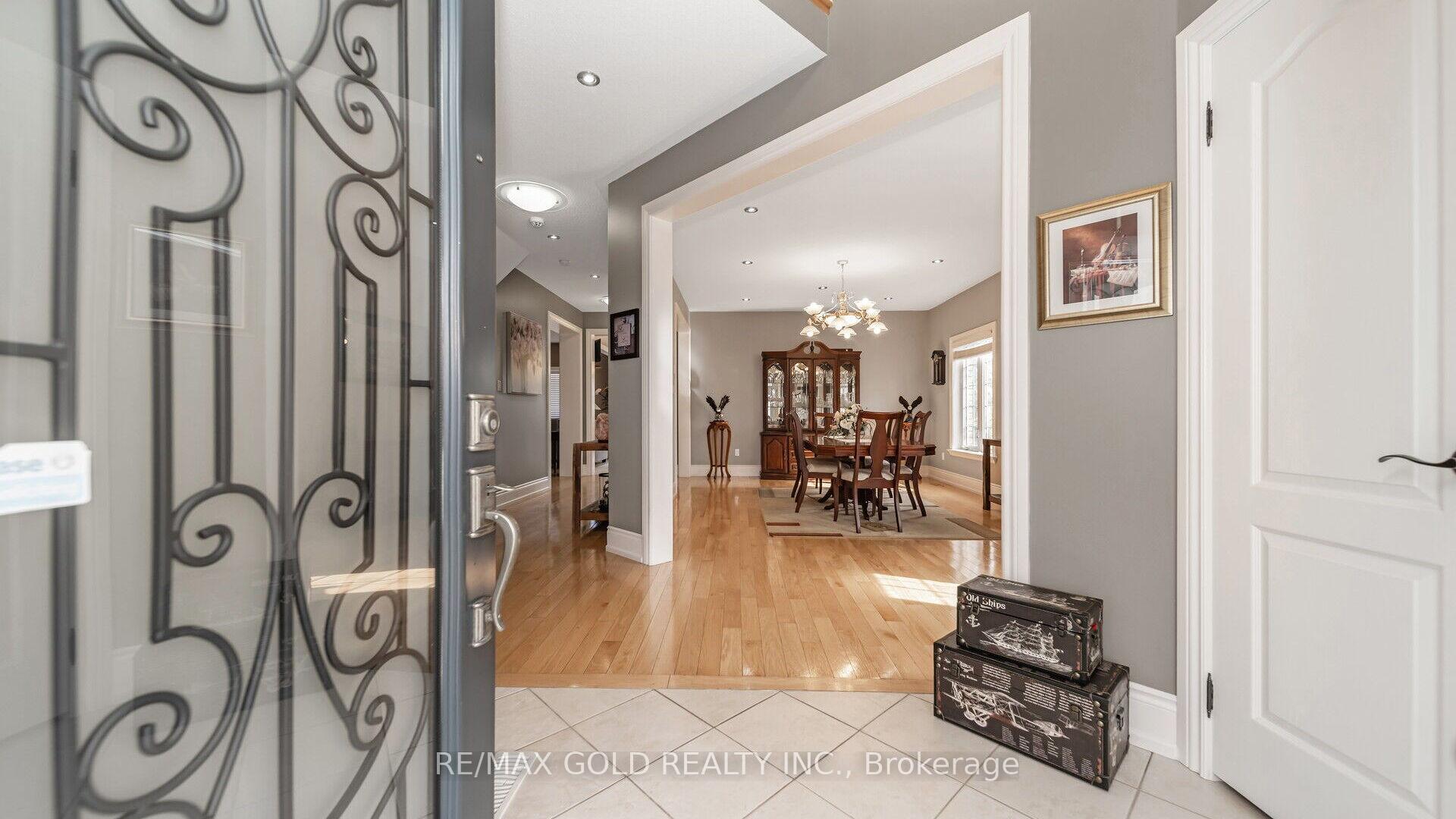 Photo 34 of 57 Crystal Glen Crescent, Brampton, Credit Valley — HOMEH