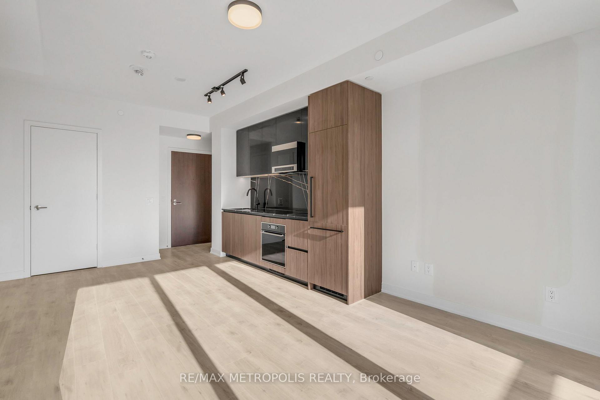Photo 4 of Unit 1107, 425 Front Street E, Toronto, Waterfront Communities — HOMEH