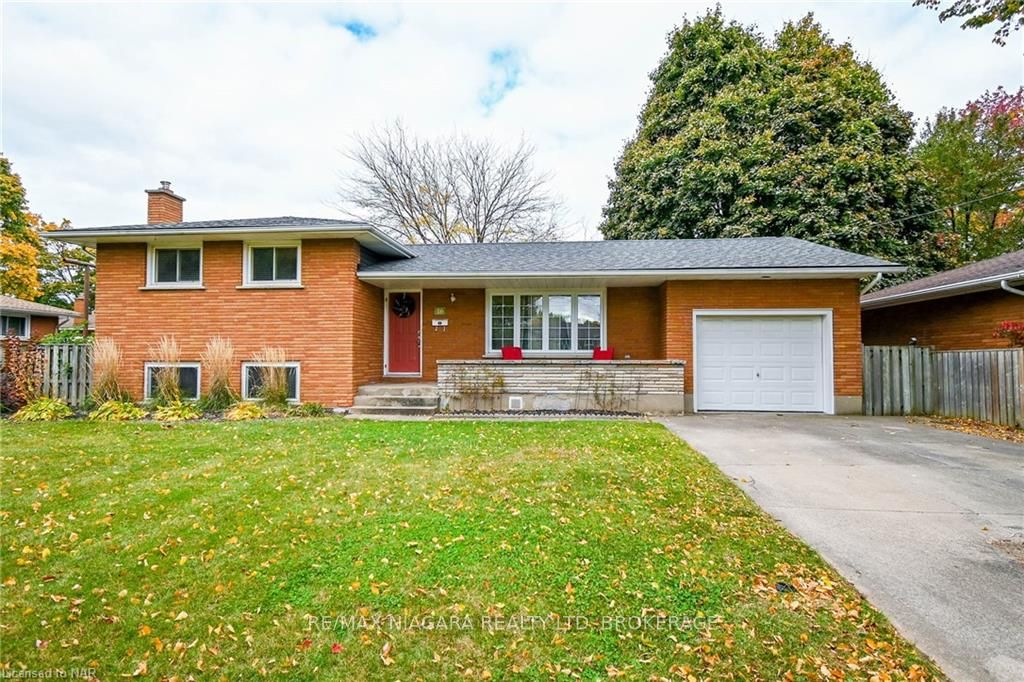 Photo 1 of 16 Royal Manor Drive, St. Catharines, Carlton/Bunting — HOMEH